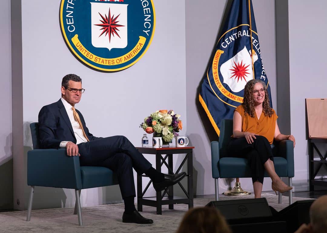 CIAのインスタグラム：「To celebrate National Arab American Heritage Month (NAAHM), CIA's Deputy Director, David Cohen, hosted a fireside chat with the Director of the National Counterterrorism Center (NCTC), Christine "Christy" Abizaid. Director Abizaid, a decorated intelligence officer, is the first woman and Arab American to lead the United States' counterterrorism enterprise. NCTC is a valued partner to CIA in the global fight against terrorism.  #CIA #NCTC #NAAHM」