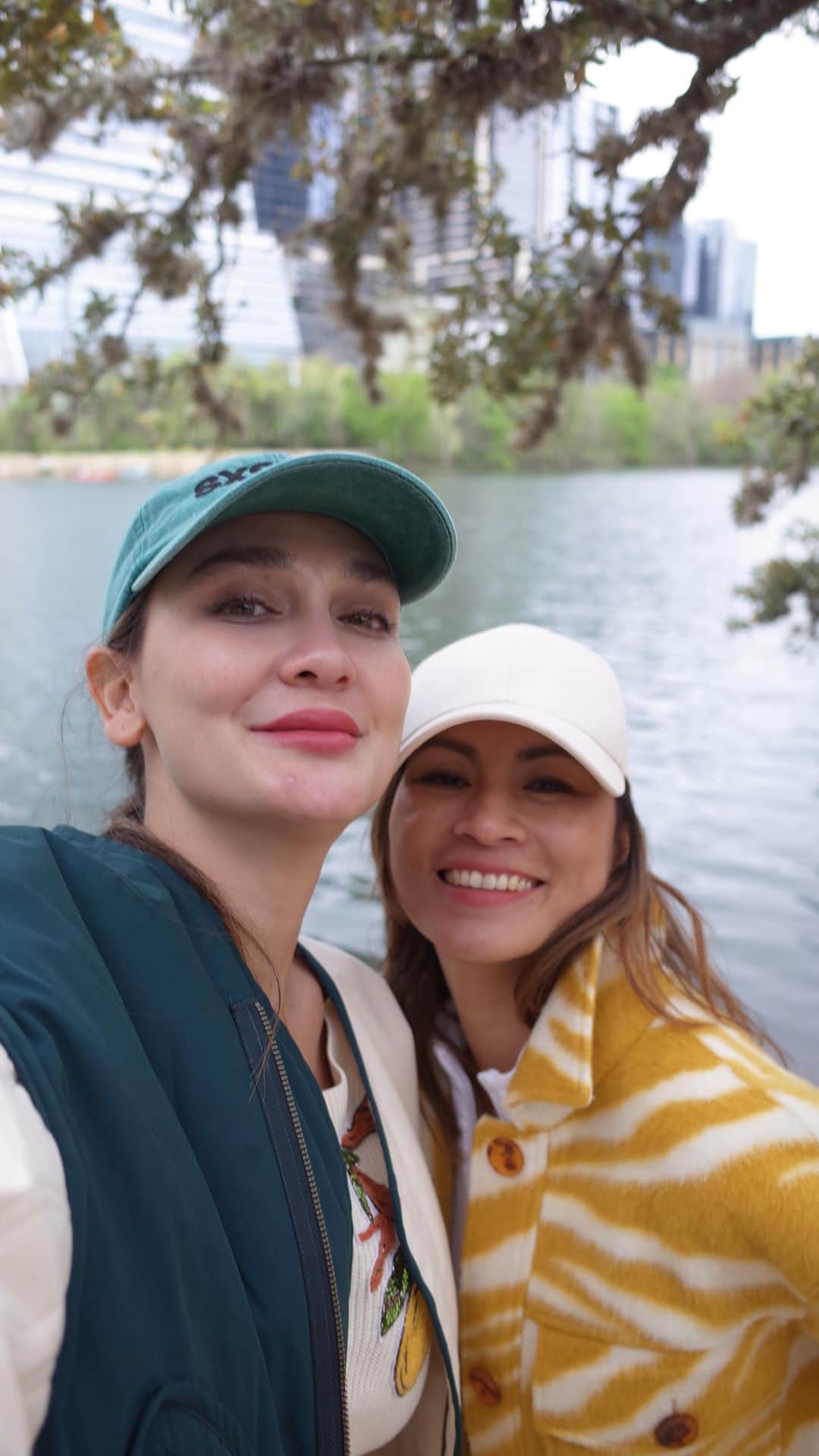 ルナ・マヤのインスタグラム：「Happyyyyy Birthday @mariannerumantir are you weddiii🥳」