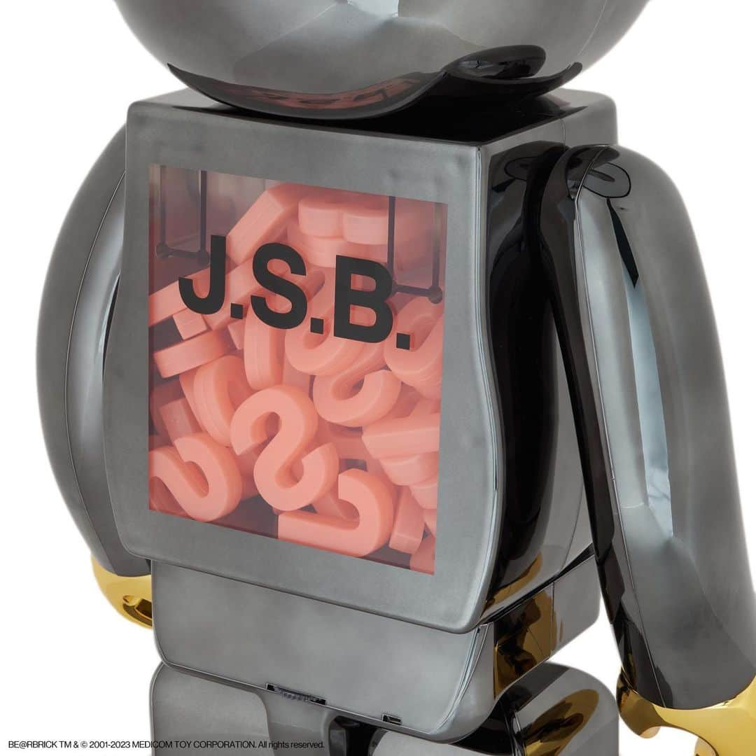 J.S.Bさんのインスタグラム写真 - (J.S.BInstagram)「BE@RBRICK J.S.B. 4TH Ver. 4.29(SAT)ON SALE  BE@RBRICK J.S.B. 4TH Ver. 1000% PRICE：￥101,200(tax in)  BE@RBRICK J.S.B. 4TH Ver. 100% & 400% PRICE：￥22,000(tax in)  香港にて行われているBE@RBRICK の展覧会【BE@RBRICK WORLD WIDE TOUR 3 in Hong Kong】開催記念アイテムとしてノミネートされたBE@RBRICK J.S.B. 4TH Ver.を 4月29日(土)より販売致します。  ■販売先 VERTICAL GARAGE NAKAMEGURO VERTICAL GARAGE OSAKA VERTICAL GARAGE ONLINE STORE ※メディコム・トイ直営各店舗及び運営オンラインストア各店でも発売  【VERTICAL GARAGE各店舗にお越しのお客様へ】 ※発売当日は混雑が予想される為、入店電子整理券を2023年4月27日(木)18:00より発券開始させていただきます。 ※入店整理券等の詳細はInstagramのプロフィールをご確認下さい。  【注意事項】 ※BE@RBRICK J.S.B. 4TH Ver. 100% & 400%、BE@RBRICK J.S.B. 4TH Ver. 1000%はおひとり 様一品番、各1点までの個数制限を設けさせていただきます。  ※商品の数量に限りがございますので、ご購入希望者多数の場合ご購入いただけない可能性もございますのでご了承下さい。  ※深夜、早朝からのお並びは近隣のご迷惑になりますのでご遠慮頂くようにご協力をお願い致します。  ※VERTICAL GARAGE ONLINE STOREでは2023年4月29日(土)午後12時より発売となります。  @elly24soul @medicom_toy @vertical_garage #jsb #MEDICOMTOY #BEARBRICK #verticalgarage」4月25日 18時06分 - j.s.b._official