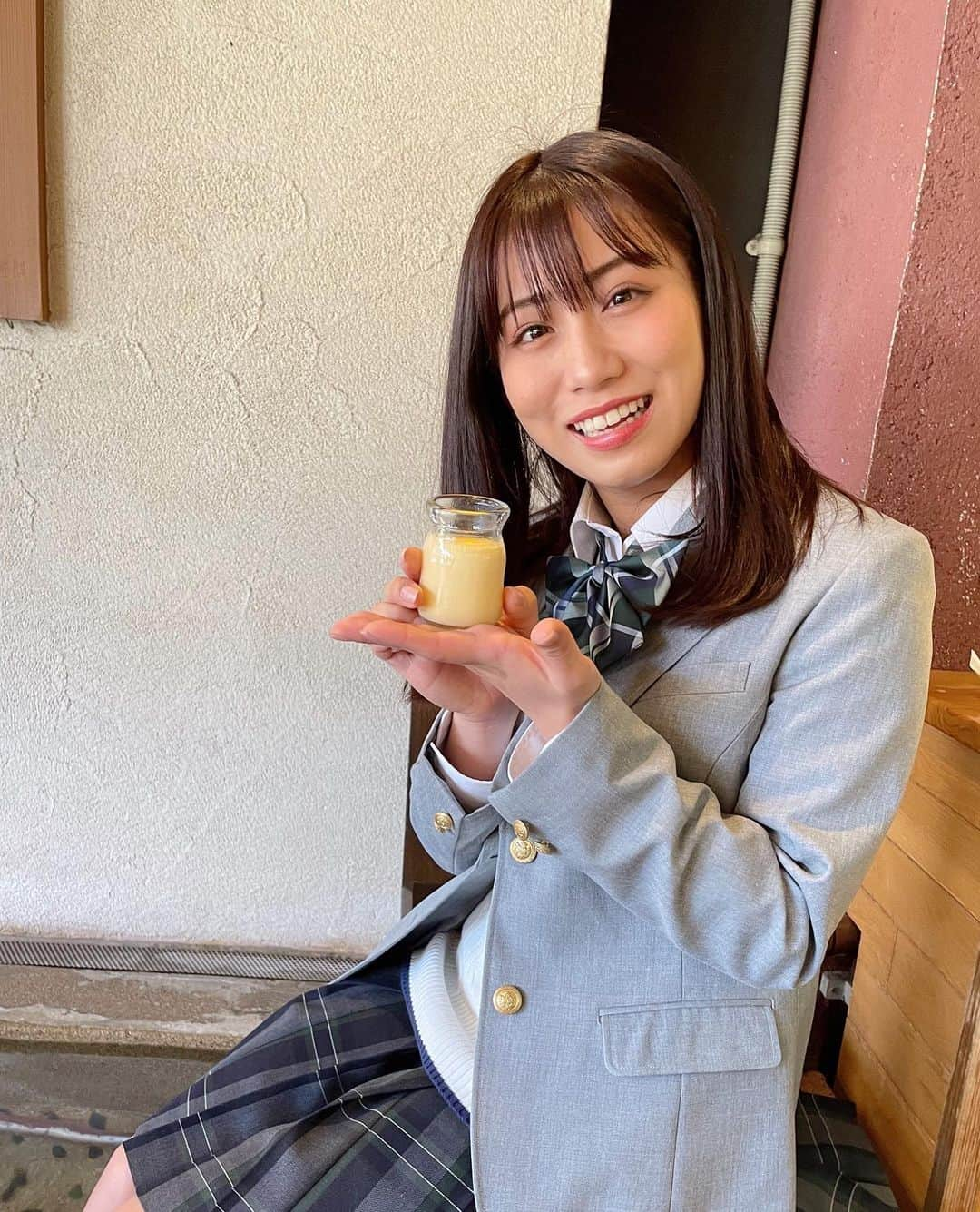 坂本遥奈さんのインスタグラム写真 - (坂本遥奈Instagram)「下呂にロケにいってきた様子が 続々とロキポのアプリで配信されてます♪ もう見てくれたかな〜⁇🤭  1泊２日のはちゃめちゃ学園 修学旅行♪  メンバースタッフさんみんな仲良しなチーム、 とっても楽しいロケでしたっ♪  食べ歩きに足湯に、素敵なお宿…♡ 下呂を思いっきり満喫できました！♨️  載せたいお写真たくさんあるのでまた載せるよ〜♪ 今回は、食べ歩きショット📷♡  飛騨牛、納豆喰豚のにぎり…🍣 足湯に浸かりながら食べれるプリン…🍮 自家製バターの焼きおにぎり＆バターサンド…🍪  どれも最高に美味しかった…🤤🤤  誰でも無料で見れるアプリなので ロキポでみんなみてね〜♪ 感想お待ちしてます🫶  #ロキポ#はちゃめちゃ学園#下呂#下呂観光 #下呂温泉#下呂食べ歩き#湯島庵#飛騨牛にぎり#ゆあみ屋#下呂プリン#GEROGEROミルクスタンド  #TEAMSHACHI#坂本遥奈#japanese#japanesestyle #japaneseidol #idol #fyp#instagood #instafashion #instalike #japan #followme#hair」4月25日 18時19分 - haruna_sakamoto_official