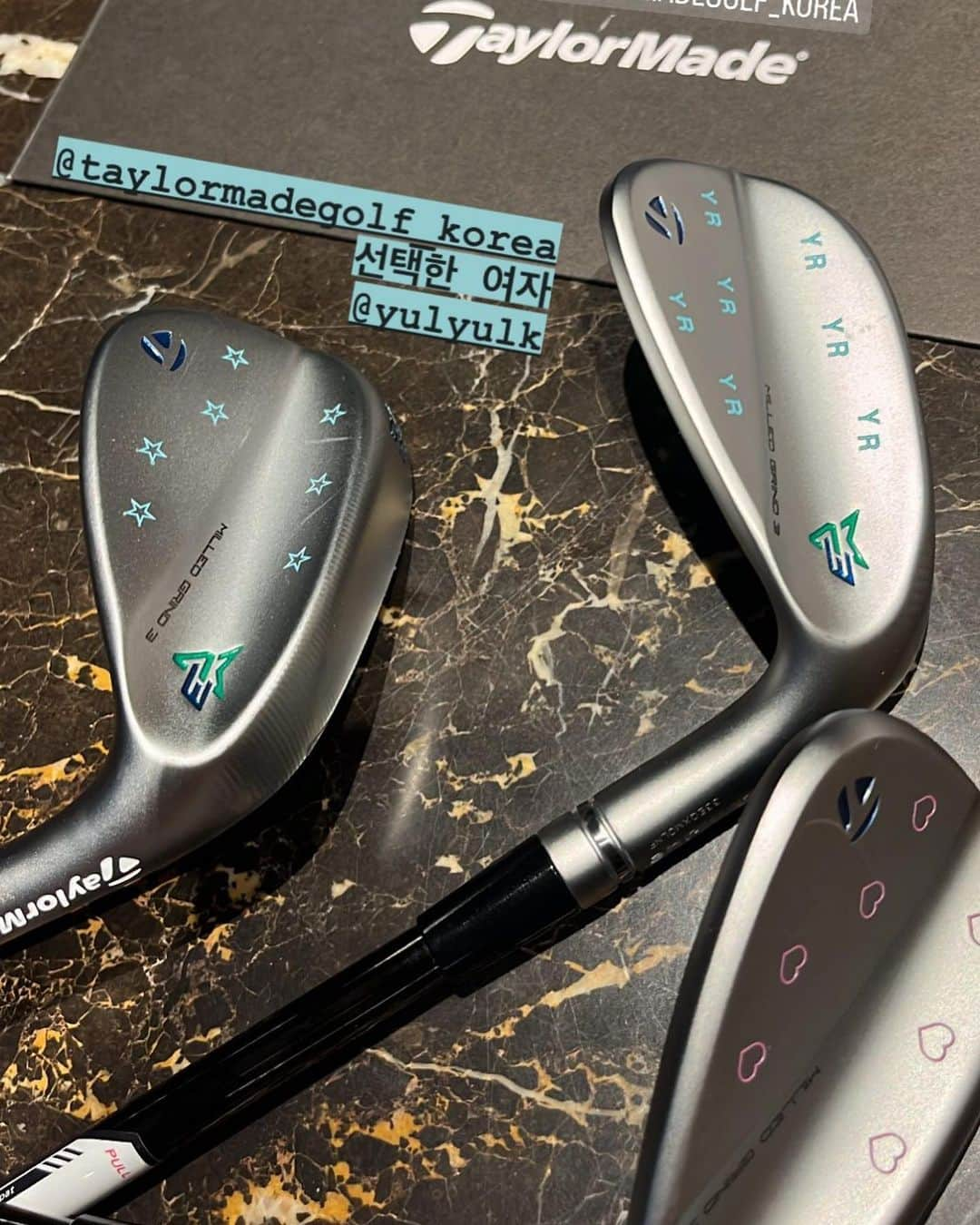 ユリ さんのインスタグラム写真 - (ユリ Instagram)「I 🧊 MY MG3 Wedge   #광고 나만의 취향 가득 MY MG3 웨지💙  테일러메이드의 @yulyulk 특별 제작한 MY MG3 웨지 🏌🏻‍♀️  지금 @taylormadegolf_korea 에서 My TaylorMade 디자인 이벤트를 진행하고 있으니 많은 참여 부탁드려요 ☑️  추첨을 통해 직접 디자인한 My TaylorMade를 증정하니 참여 ➡️  #MyTaylorMade #MYMG3 #마이테일러메이드 #테일러메이드 #TaylorMade」4月25日 18時12分 - yulyulk