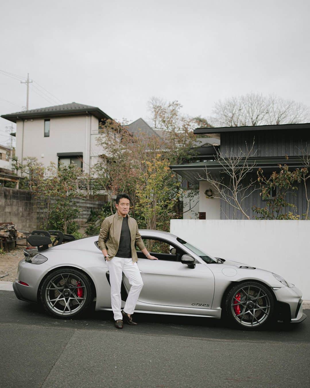 のインスタグラム：「完璧を追求するからこそ、成果を出し続けている。  iSmart TechnologiesのCEO 木村哲也。豊富な経験と知識、そして愛車の718 ケイマンが彼を未来へと導く。  Dreamers On.  #ポルシェ #ポルシェセンター植田 #Porsche #718ケイマンGT4RS #718CaymanGT4RS #718ケイマン #718Cayman #ポルシェと語る夢 #DreamersOn #夢」