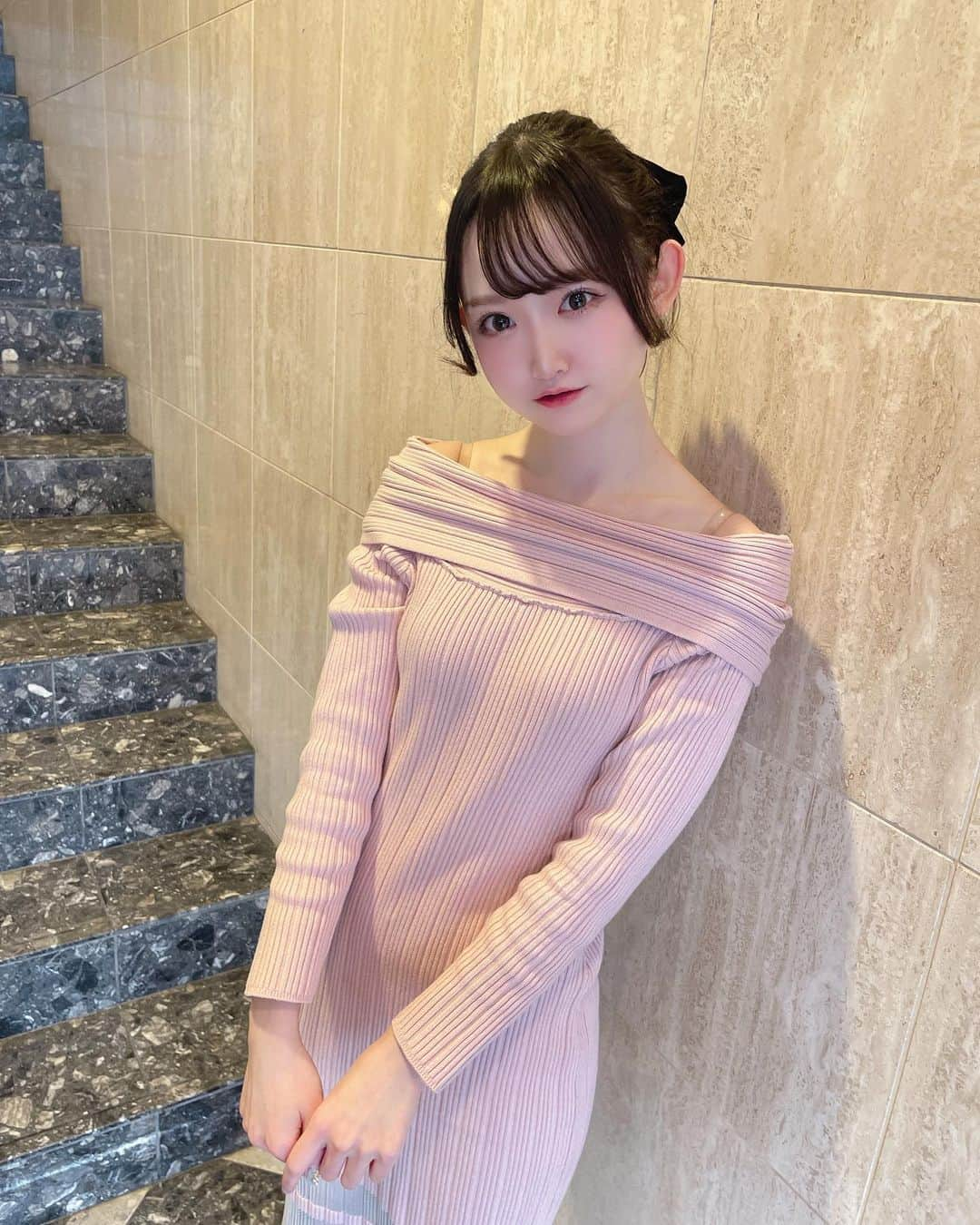 小島瑠那のインスタグラム：「更新して無さすぎ問題だナ？？  今日はあやのぴの応援！！  ⁡ ⁡ ⁡ #l4l #作品撮り #撮影会 #撮影会モデル #写真好きな人と繋がりたい #被写体 #被写体モデル #透明感 #インスタグラビア #水着 #인물사진  #アイドル #私服 #写メ #自撮り写メ #他撮り写メ #セミロング」