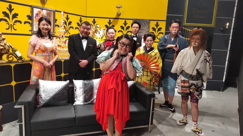吉本新喜劇のインスタグラム：「今週のなんばグランド花月は、、 #すっちー 座長週🍬🍬  「すちの丞一座〜キャバ嬢乱れ恋化粧〜」 を5/1(月)まで上演👘⚔  ぜひ劇場でお待ちしております🙇‍♀️🙌  公演の詳細はこのURLからチェック👇 shinkigeki.yoshimoto.co.jp」