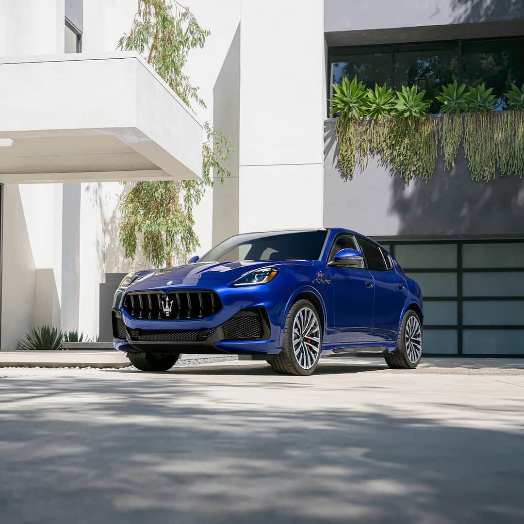 Maserati Japan | マセラティ ジャパンのインスタグラム：「Maserati Grecale Exhibition Days in 名古屋 4/29~4/30開催  グローバルでのデビューを遂げたマセラティの新型SUVグレカーレ。 2023年4月29日（土）～30日（日）の2日間、名古屋駅構内「ＪＲゲートタワー　１階イベントスペース」にて新型SUVグレカーレを展示いたします。開催期間中には実車モデルの展示をお楽しみいただけます。 本イベントではグレカーレの実車をお楽しみいただけるだけでなく、当日アンケートにお答えいただいた方には数量限定で素敵なプレゼントをご用意しております。 イタリアを代表するラグジュアリーブランドの中でひと際存在感を放つマセラティの最新モデルを是非ご体感ください。  詳しくはこちら。 https://www.maserati.com/jp/ja/news/maserati-grecale-exhibition-nagoya-2023  #Maserati #マセラティ #MaseratiJapan #マセラティジャパン #Grecale #グレカーレ #EverydayExceptional」