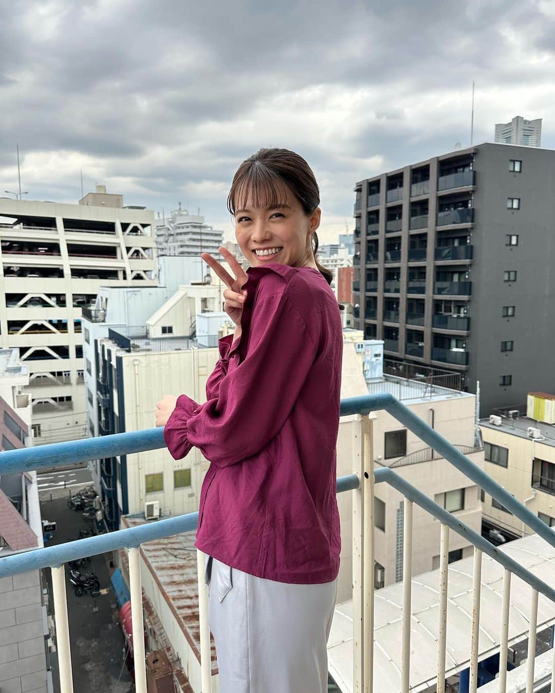 志田彩良さんのインスタグラム写真 - (志田彩良Instagram)「📢 今夜23時〜 「ホスト相続しちゃいました」第2話放送です。 是非ご覧下さい。  写真は本日の撮影のオフショットです🦙」4月25日 18時57分 - sarashida_official