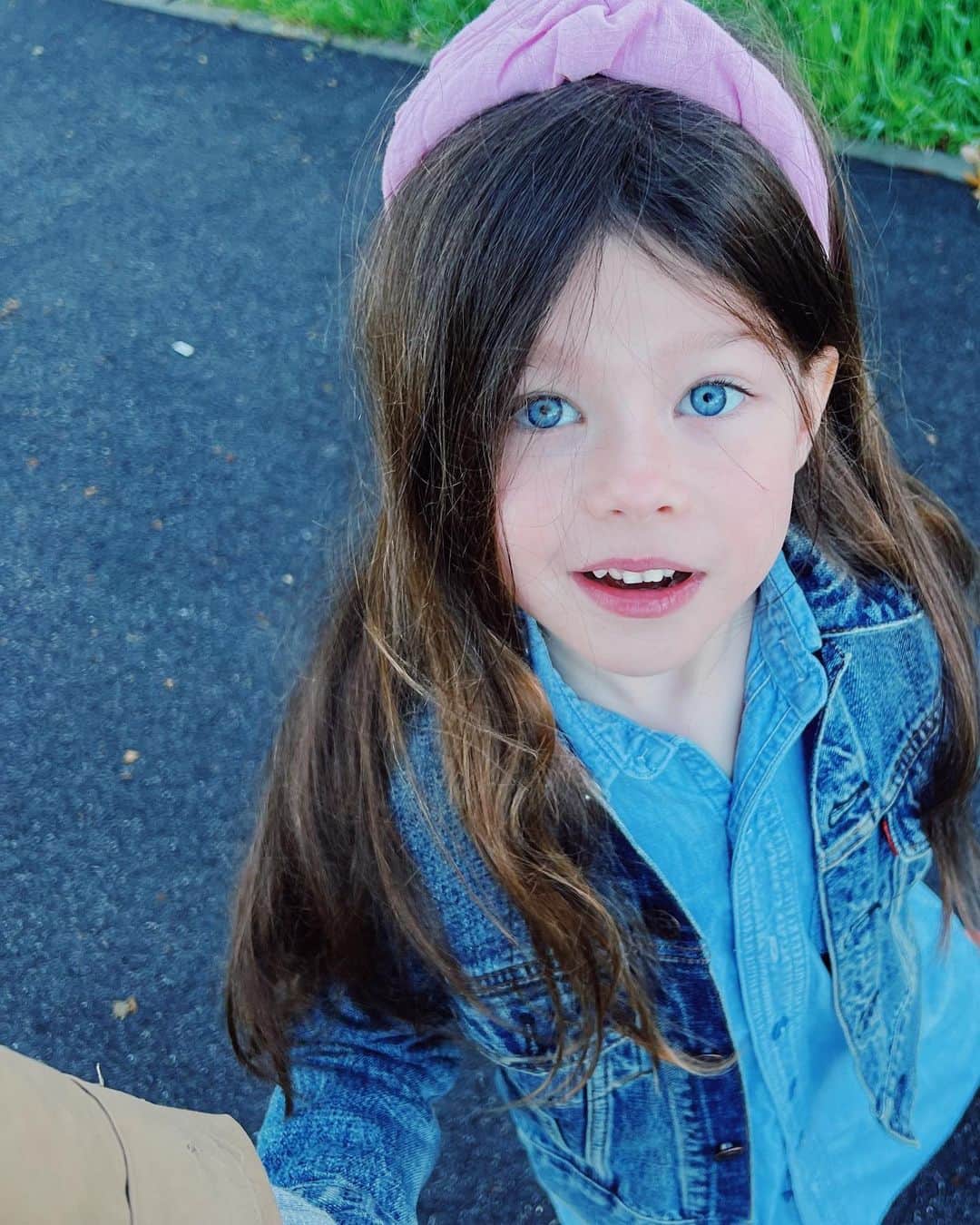 リュプカ・ゴイッチのインスタグラム：「👧🏻💙」