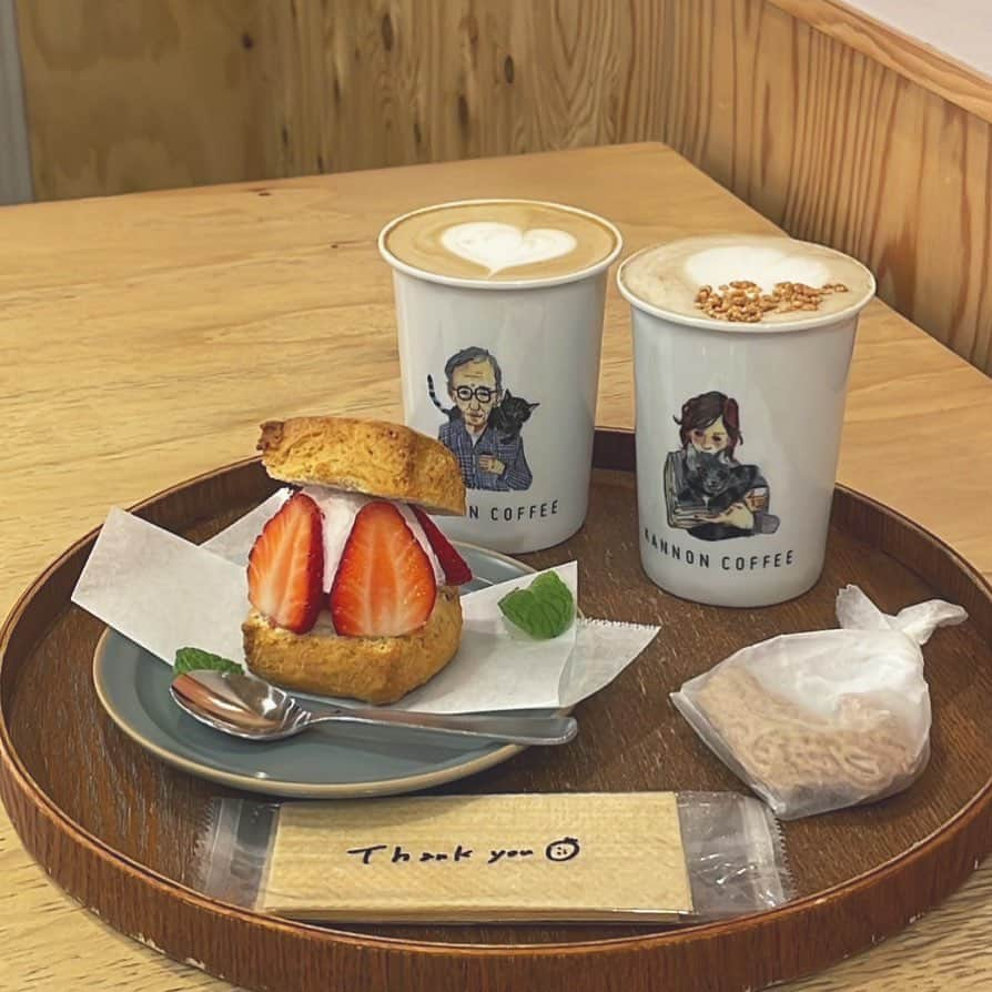 名取稚菜のインスタグラム：「♛︎ ⁡ KANNON COFFEE☕️ ⁡ 焼き菓子沢山🍪 私の大好きな空間でした🤍 ⁡ ⁡ ⁡ #kannoncoffee  #カンノンコーヒー  #大須カフェ  #名取さんのcafe日記」