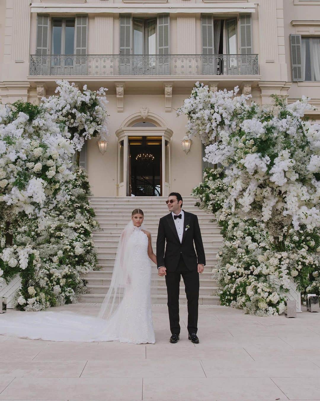 British Vogueさんのインスタグラム写真 - (British VogueInstagram)「“It has always been a dream of mine to have Chanel design my wedding dress,” says #SofiaRichie, as she married Elliot Grainge at their star-studded whirlwind weekend at Hotel du Cap-Eden-Roc, in the south of France – where the likes of #ParisHilton and #CameronDiaz were in attendance. The bride was escorted by her father #LionelRichie down the aisle, while her sister #NicoleRichie took on the role of maid of honour. Click the link in bio for all the intimate details of what some have already dubbed the biggest wedding of the year.  Photographed by @GermanLarkin and @NormanAndBlake.」4月25日 19時08分 - britishvogue