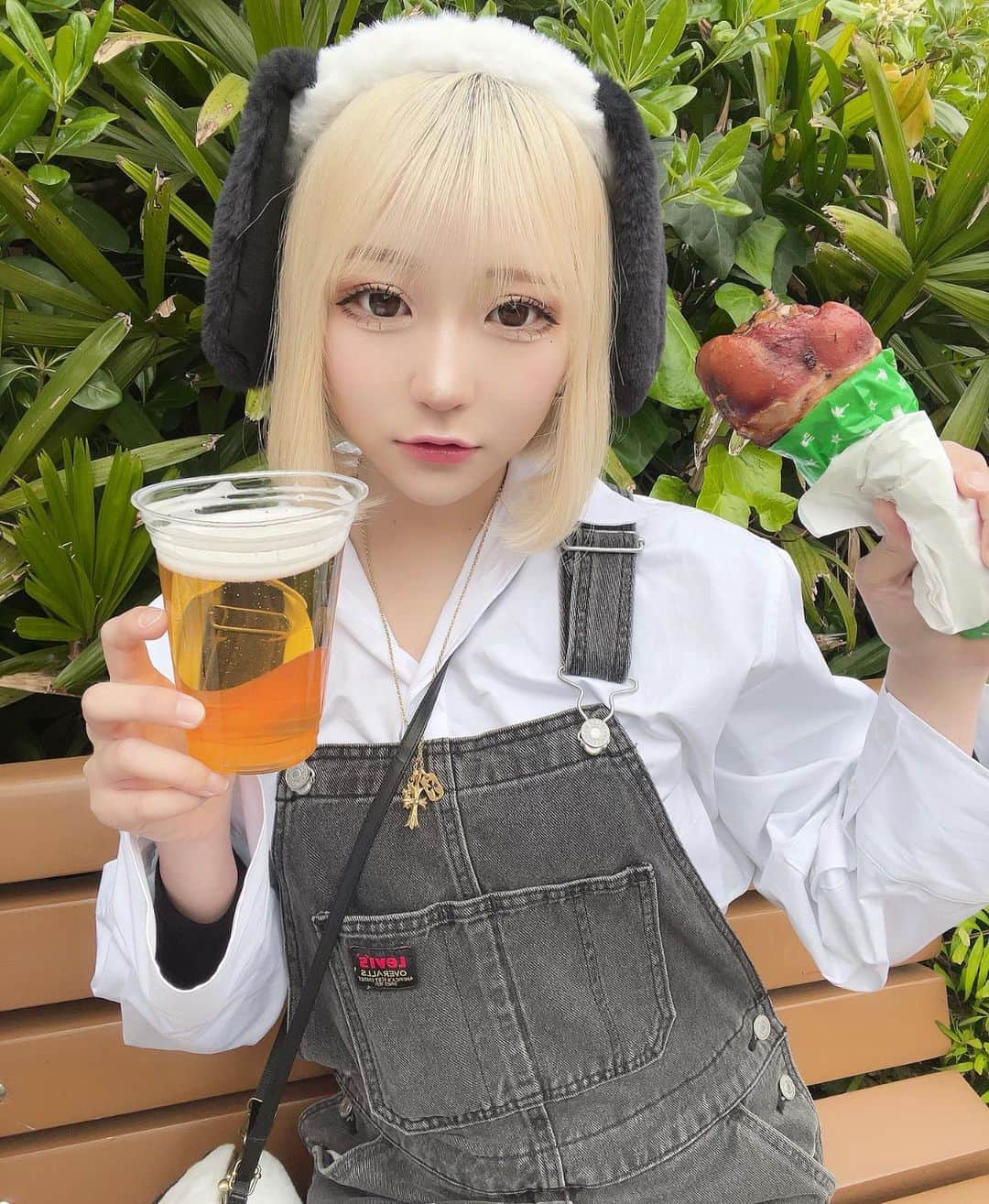 いーたろのインスタグラム：「お肉とビール🍺 #ユニバ#ユニバーサルスタジオジャパン」
