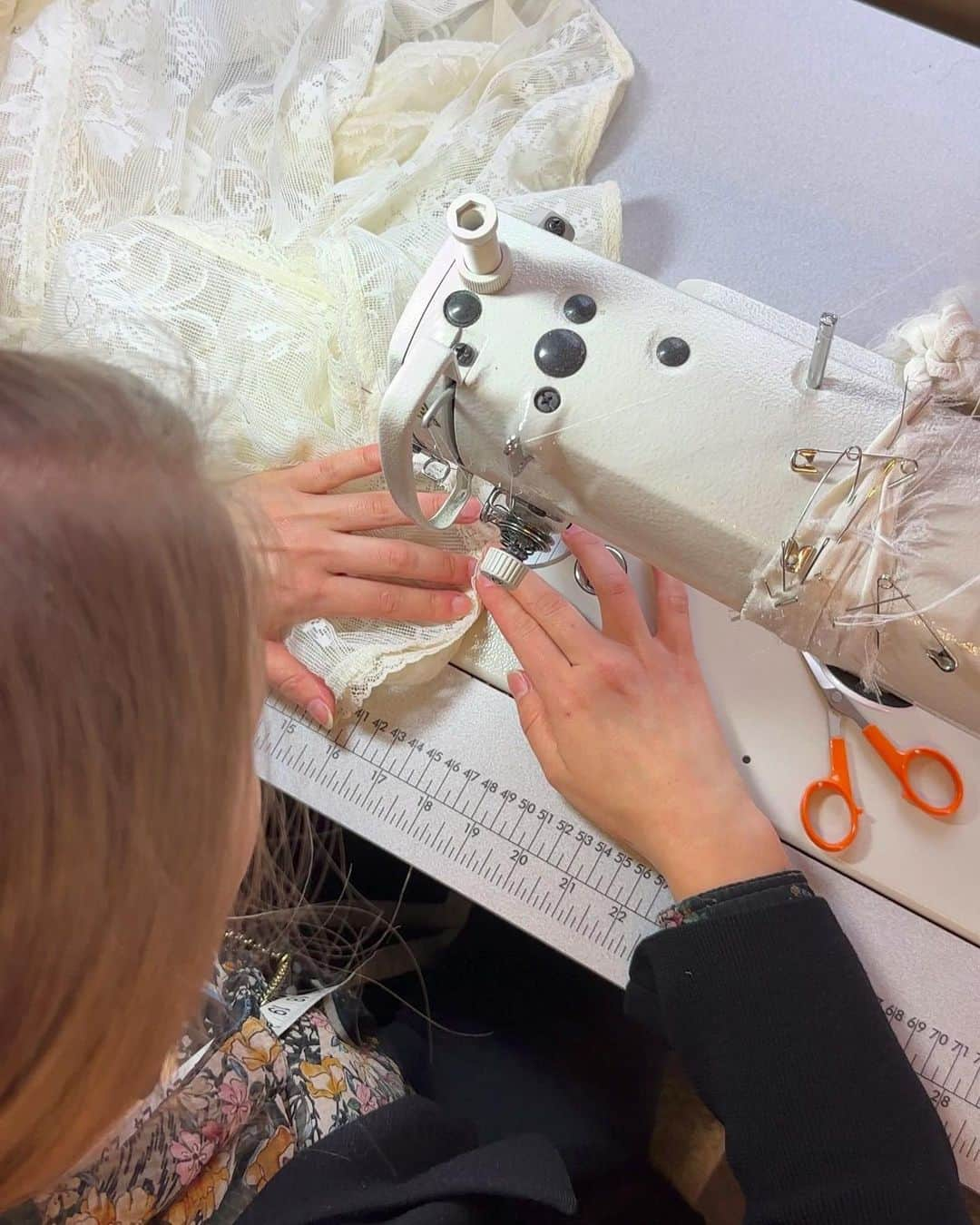 ミナさんのインスタグラム写真 - (ミナInstagram)「Have you ever wondered how much work goes into a handmade wedding dress? As it is the #FashionRevolutionWeek I thought I’d make a blog post specifying all the phases that are required to make our wedding dresses from scratch in our London studio. Head to our website to learn all about it.  #FashionRevolution #WhoMadeMyClothes #IMadeYourClothes #IMadeYourWeddingDress」4月25日 19時14分 - indiebride.london