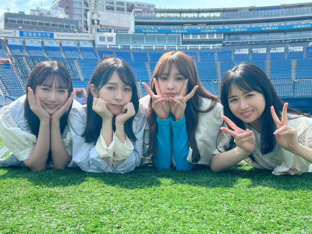 BRODY（ブロディ）のインスタグラム：「#日向坂46×横浜スペシャルのBRODY6月号発売中‼️  表紙を飾ってくれた #佐々木久美 さん× #金村美玖 さん× #上村ひなの さん× #藤嶌果歩 さん のオフショットをお届け🌞⚾️  🌈ご購入はこちら🌈 Amazon is.gd/JhBWcp HMV特典付 is.gd/P77p5A セブン特典付 is.gd/Lr0RP2」