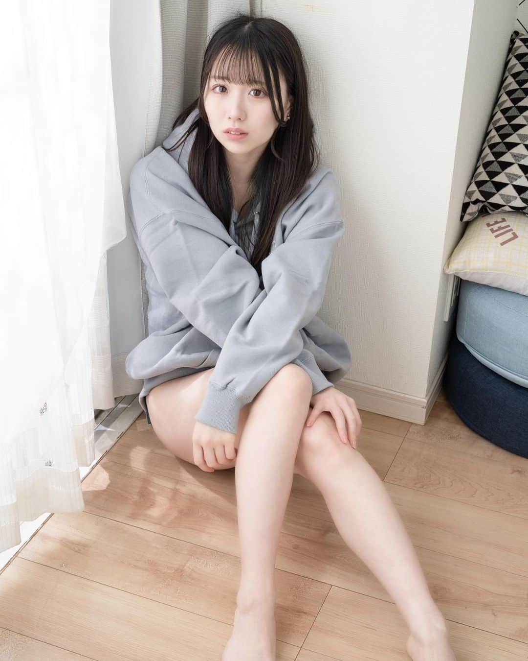 のインスタグラム：「ねむそうな顔してる( ¯ ¯ )ᐝ」