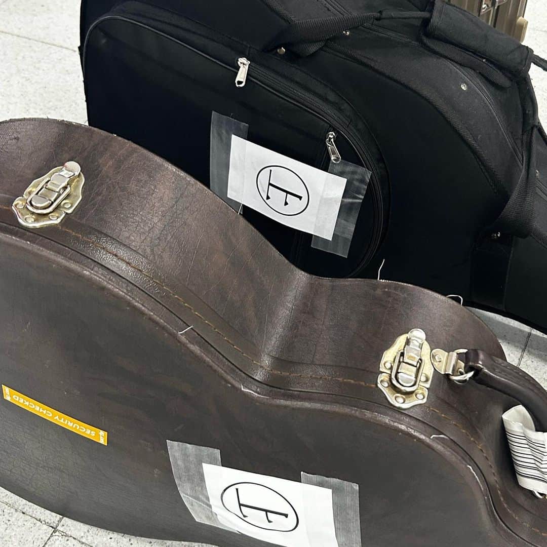 上野大樹のインスタグラム：「飛行機にて。”上野”の上ではなく”こちらが上です”の上。ツアーでも沢山見るんだろうな。来週はいよいよツアー初日の熊本と翌日福岡！」