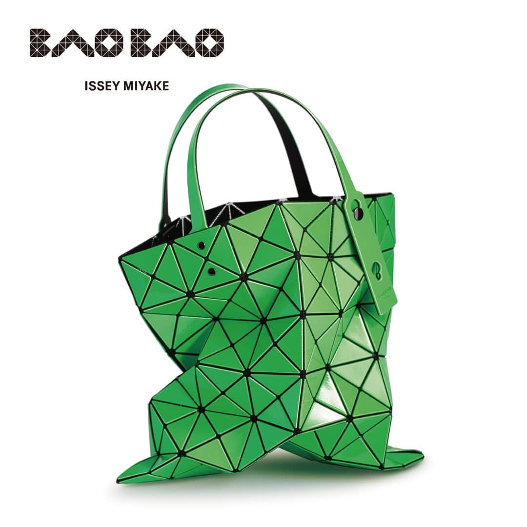 BAO BAO ISSEY MIYAKE Official Instagram accountさんのインスタグラム写真 - (BAO BAO ISSEY MIYAKE Official Instagram accountInstagram)「"LUCENT GLOSS"  Release Month: May, 2023 *The release month might be different in each country.  #baobaoisseymiyakemurah #baobao #isseymiyake #baobaoisseymiyakeSS23」4月25日 20時00分 - baobaoisseymiyake_official
