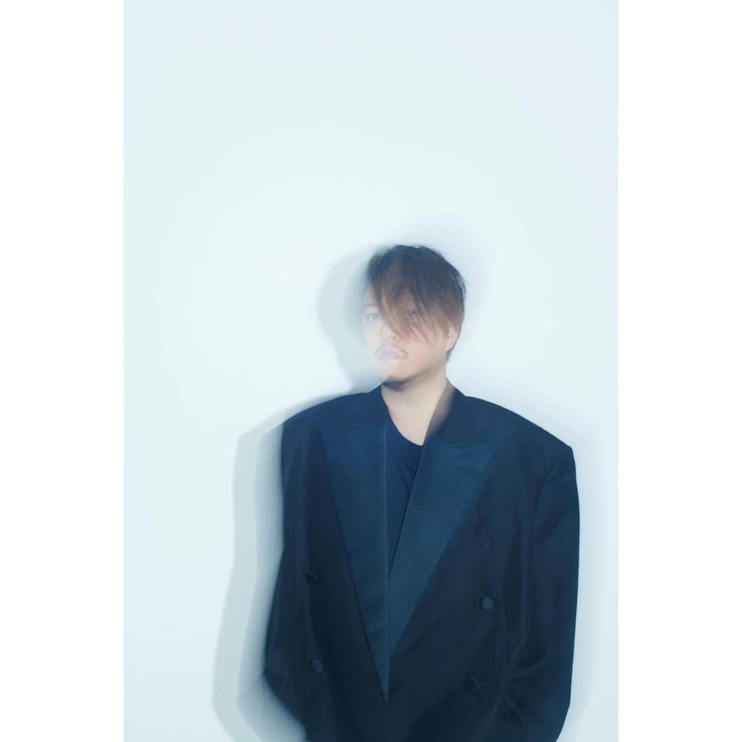 渋谷慶一郎のインスタグラム：「Photograph by @e__n__d__  Makeup by @yoboon  Hair by @bloc_japon (H.Yamamoto)」