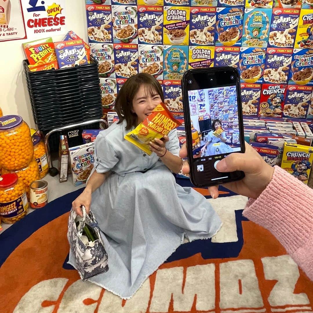 ユ・ハナのインスタグラム：「치열한 하루였어도 지루한 하루였어도 그냥 그랬거나 그럭저럭 이였어도 잠드는 순간에는 행복하길❤️  '웃어요💋😄'」