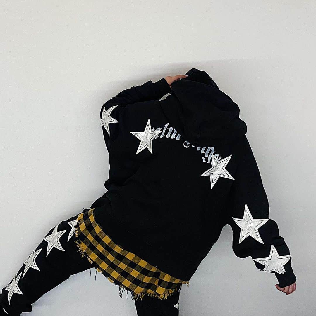 cherry worldwideさんのインスタグラム写真 - (cherry worldwideInstagram)「. " 𝕻𝖆𝖑𝖒 𝕬𝖓𝖌𝖊𝖑𝖘 』 23ss  _  collection®︎ . . now available in-store & online . ⇒ " Patched stars vintage hoody " ⇒ " Mended check overshirt " ⇒ " Patched stars vintage sweatpants "」4月25日 20時10分 - cherry__fukuoka