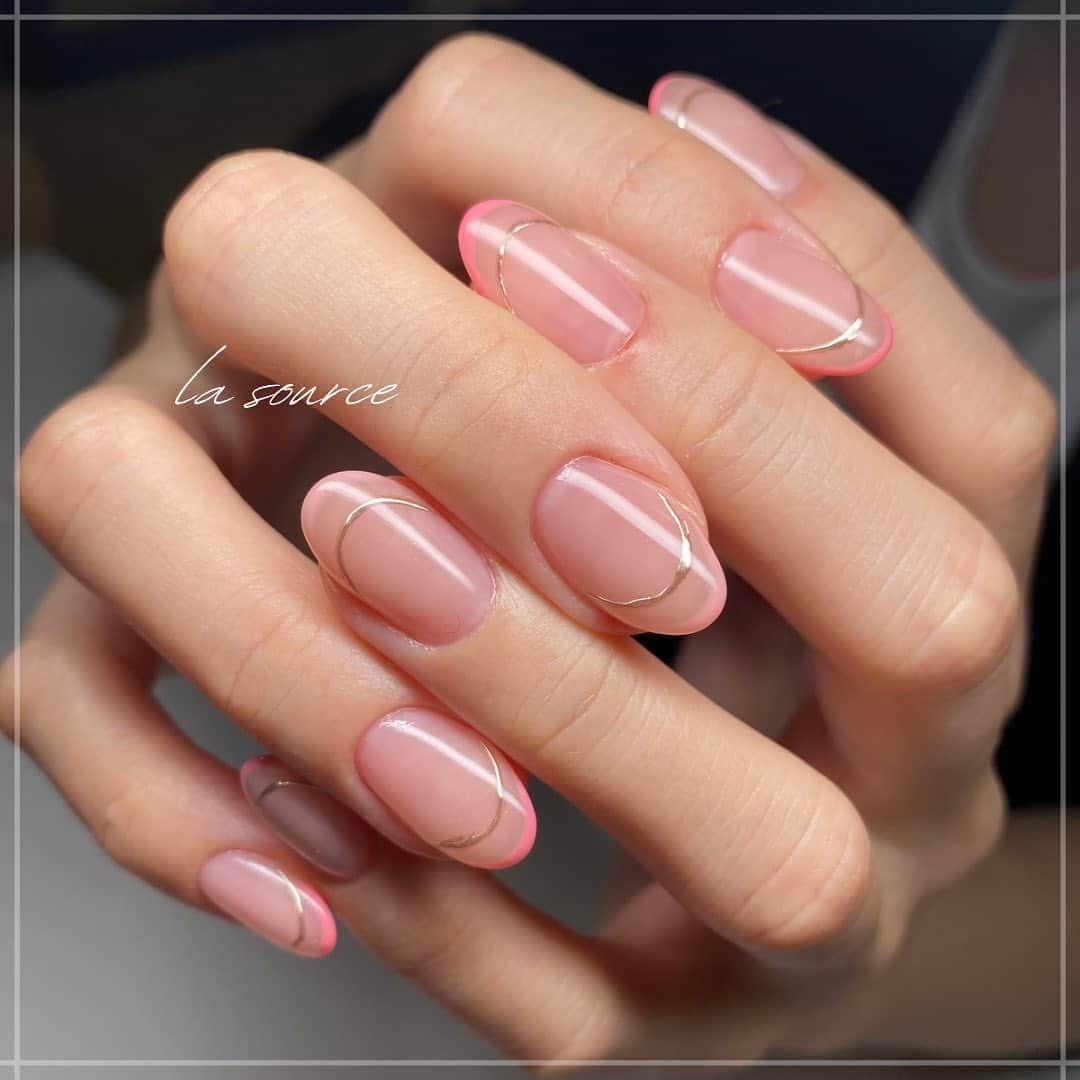 Mihoのインスタグラム：「.  .  #スキニーフレンチ  .  .  .  @la.source_nail  .  ◆住所 〒650-0011 兵庫県神戸市中央区下山手通2丁目12-7 ダイキホームビル2階　203 ◆電話番号 078-600-2382  https://nailbook.jp/salon/20720   .  #lasource#シンプルネイル#オフィスネイル#ネイル #ニュアンスアート#ジェルネイル #ネイルアート #ネイルサロン #ネイルデザイン #三宮フィルイン #春ネイル  #ネイルチップ #フィルイン#神戸#美甲#美甲設計  #ニュアンスネイル　#サンプルチップ #神戸ネイル #神戸ネイルサロン #三宮ネイルサロン #三宮ネイル#元町ネイルサロン #トアロード　#三宮　#nail #nailart #ドライフラワー　#インテリア」