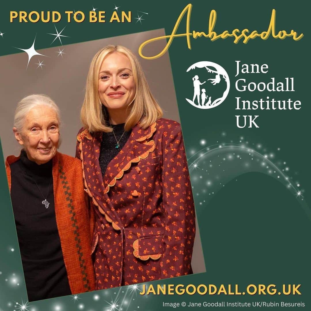 ファーン・コットンのインスタグラム：「Proud to announce that I’ve become an Ambassador for Dr Jane Goodall’s UK charity, @janegoodallUK inspiring hope through action in the UK and Africa.  I’ve long admired the work that Jane and this incredible organisation do, helping animals, people and the environment in many different ways, from protecting wild chimpanzees in Senegal and supporting girls to stay on at school in Uganda, to delivering an environmental schools programme in the UK and supporting JGI sanctuaries for rescued chimps in South Africa and the Republic of Congo.   Very much looking forward to seeing what our shared vision for greater understanding and action on behalf of the natural world can bring 🌍   Please follow @janegoodallUK to follow our progress and for ways to help  #janegoodall #hope」