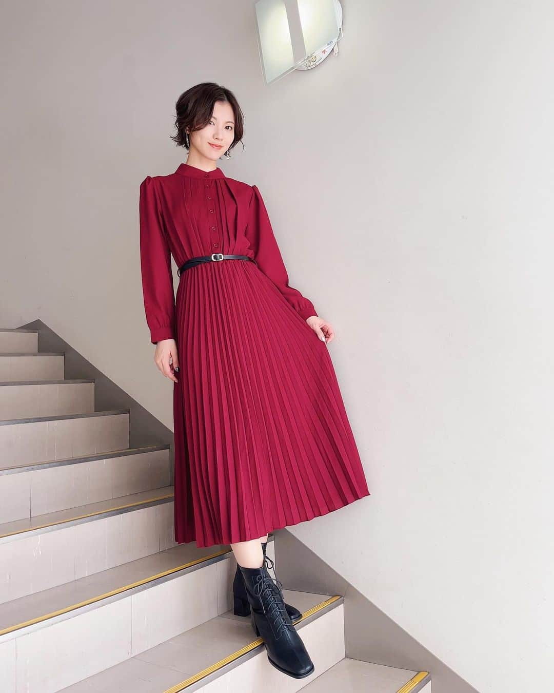 小林玲さんのインスタグラム写真 - (小林玲Instagram)「. ⁡ ⁡ ⁡ 改めてまして #セラミューフェス トークイベント ありがとうございました🌙 とっても幸せな時間でした🌼 ⁡ ⁡ ⁡ まずは、 1部の回で着たお洋服です☺︎ ⁡ プリーツが綺麗な 赤のワンピースにしたよ💃❤️ ⁡ ⁡ ⁡ ⁡ #美少女戦士セーラームーン #セラミュー　 ⁡ ⁡」4月25日 20時22分 - rei.kobayashi