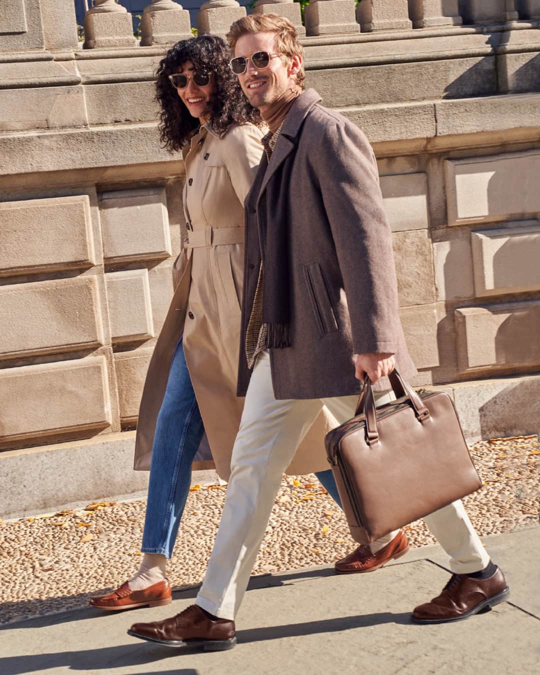 ロンドンフォグさんのインスタグラム写真 - (ロンドンフォグInstagram)「Walk the walk with us and our classic coats. Shop the latest now.」4月25日 20時25分 - londonfogbrand