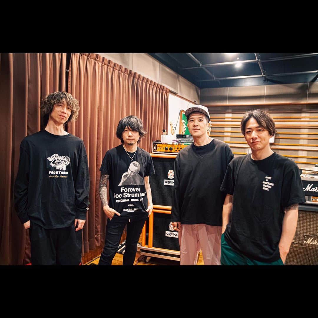 のインスタグラム：「フェスへ向けてのリハーサルでした！ ⁡ "ARABAKI ROCK FEST.23"は、4/30(日)18:20〜HATAHATA STAGE。 ⁡ "VIVA LA ROCK 2023"は、5/7(日)11:30〜VIVA! STAGEに出演します！ ⁡ #nothingscarvedinstone #ナッシングス #ncis #silversunrecords #ARABAKI #ビバラ」