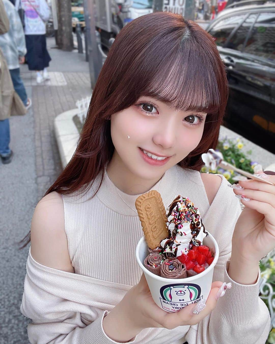 石田萌依さんのインスタグラム写真 - (石田萌依Instagram)「⁡ ⁡ あいすいっしょにたべよ〜🍨🥄♡ ⁡ ⁡ #いいね返し#アイドル#f4f#followme #偶像 #Japanese#Chinese#ハーフ#miao#03#JD#自撮り #idol#Japaneseidol#Japan#ロールアイス#ロールアイスクリームファクトリー#rollicecreamfactory」4月25日 20時38分 - moe_ux_xu_