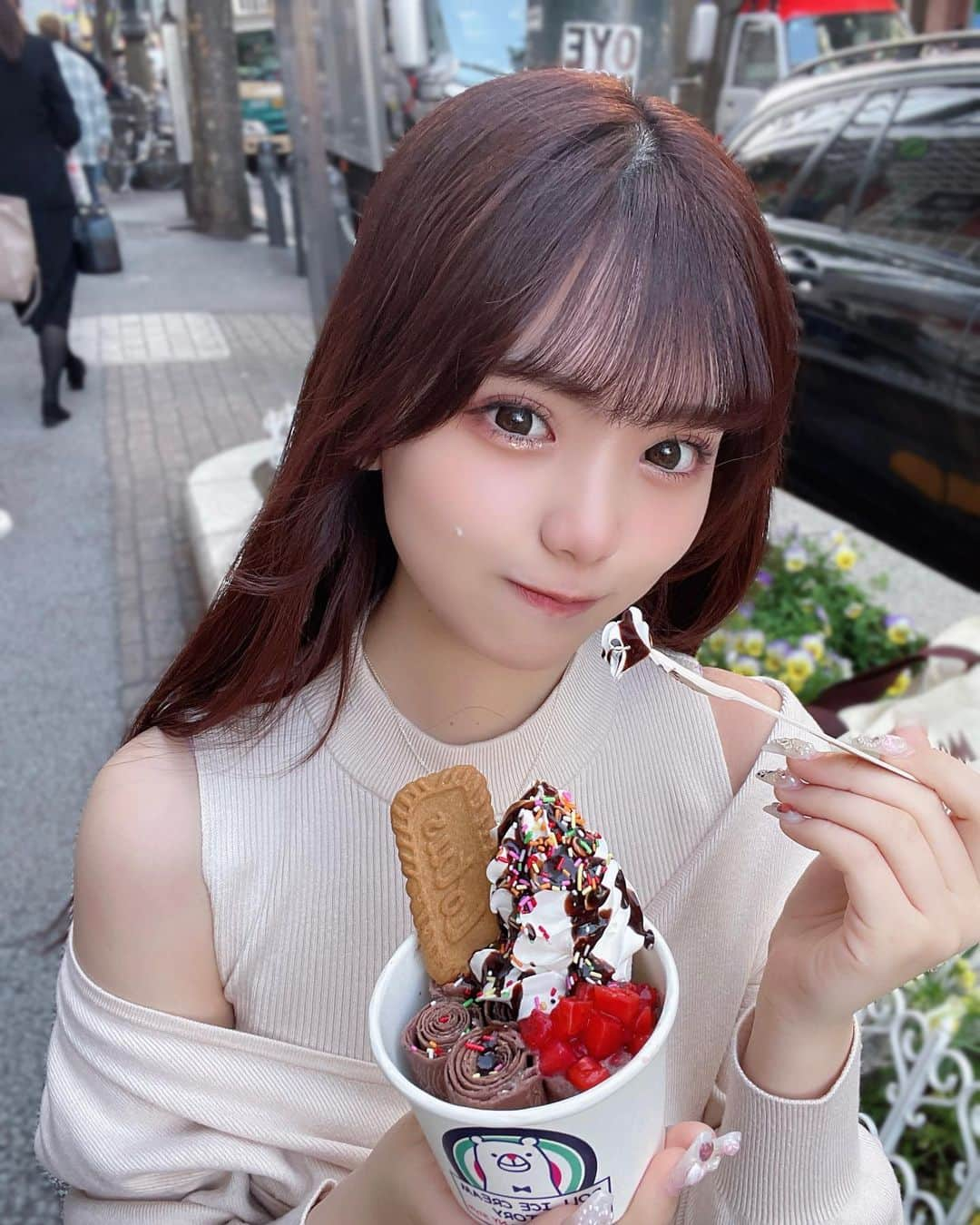 石田萌依さんのインスタグラム写真 - (石田萌依Instagram)「⁡ ⁡ あいすいっしょにたべよ〜🍨🥄♡ ⁡ ⁡ #いいね返し#アイドル#f4f#followme #偶像 #Japanese#Chinese#ハーフ#miao#03#JD#自撮り #idol#Japaneseidol#Japan#ロールアイス#ロールアイスクリームファクトリー#rollicecreamfactory」4月25日 20時38分 - moe_ux_xu_