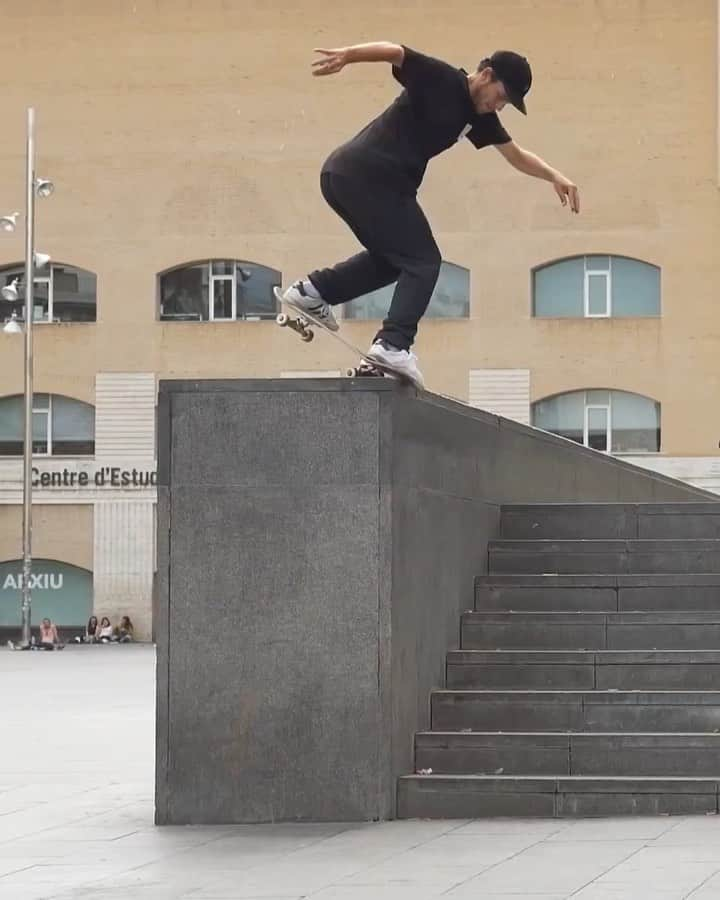 MACBA LIFEのインスタグラム