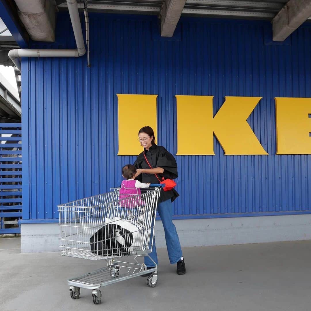 中川珠里さんのインスタグラム写真 - (中川珠里Instagram)「. IKEA写真 📸by K  この日の @citen_official のボリュームシャツ ドレッシーにも着れそうで一目惚れしたやつ🫰🏽  ハーフレギンス✖️スニーカーで合わせて着たかったけど この日はちょっと寒くて。  #CITEN#シテン#pr」4月25日 20時49分 - juri1104