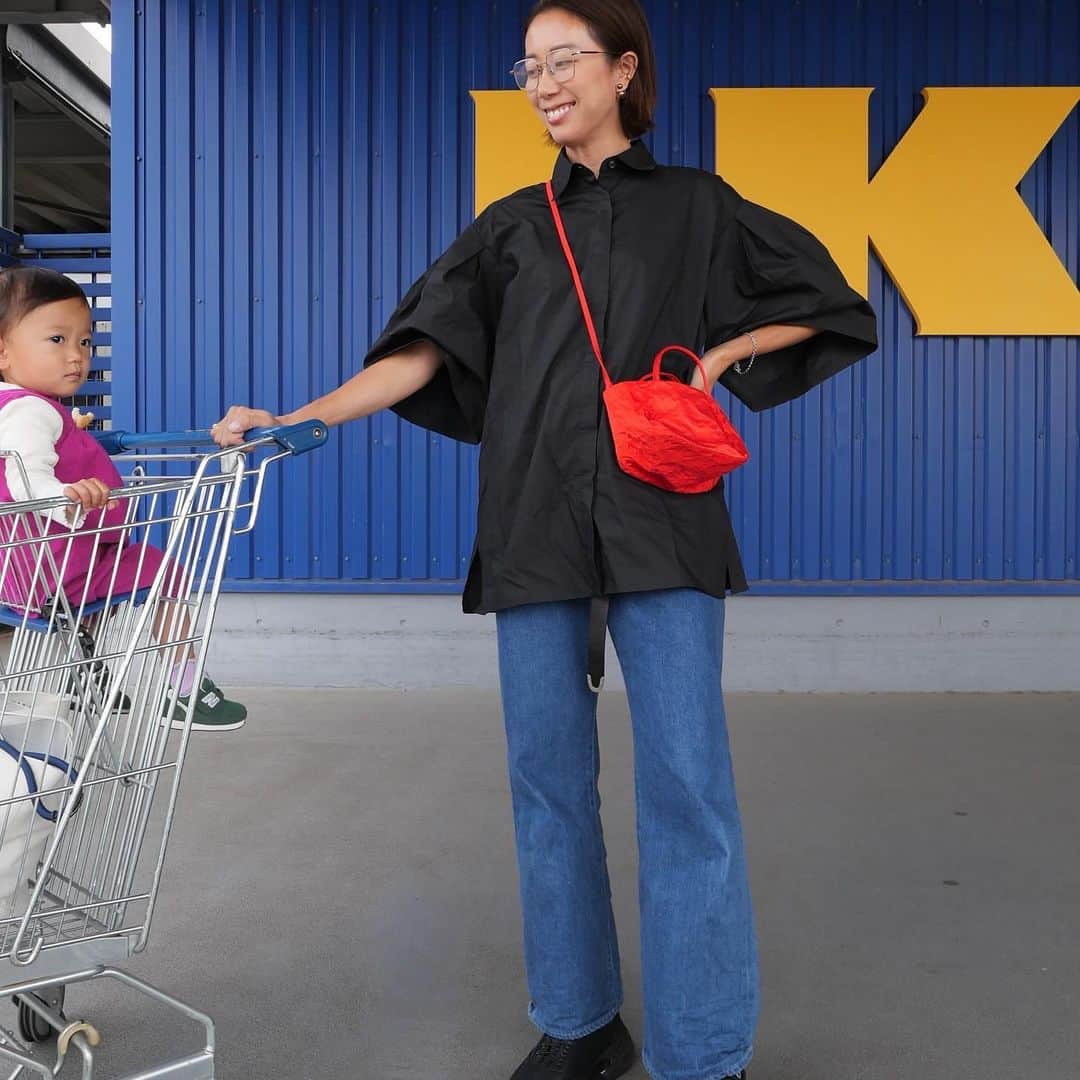 中川珠里さんのインスタグラム写真 - (中川珠里Instagram)「. IKEA写真 📸by K  この日の @citen_official のボリュームシャツ ドレッシーにも着れそうで一目惚れしたやつ🫰🏽  ハーフレギンス✖️スニーカーで合わせて着たかったけど この日はちょっと寒くて。  #CITEN#シテン#pr」4月25日 20時49分 - juri1104