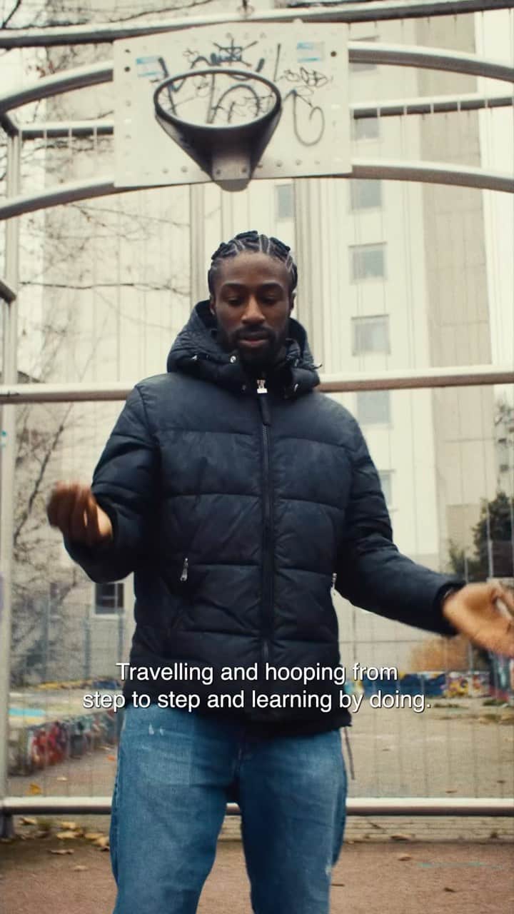イーストパックのインスタグラム：「Eastpak Community is a series of five episodes that celebrates Black creative talents driven by a purpose. They are from different cities, have different backgrounds and stories but all have this in common: they are built to live their passion and make an impact in their communities.   Meet @benwichert a professional dancer based in Wuppertal, Germany, who shares about his passion and his mission to create, produce, and inspire.   #eastpakcommunity #builttoresist」