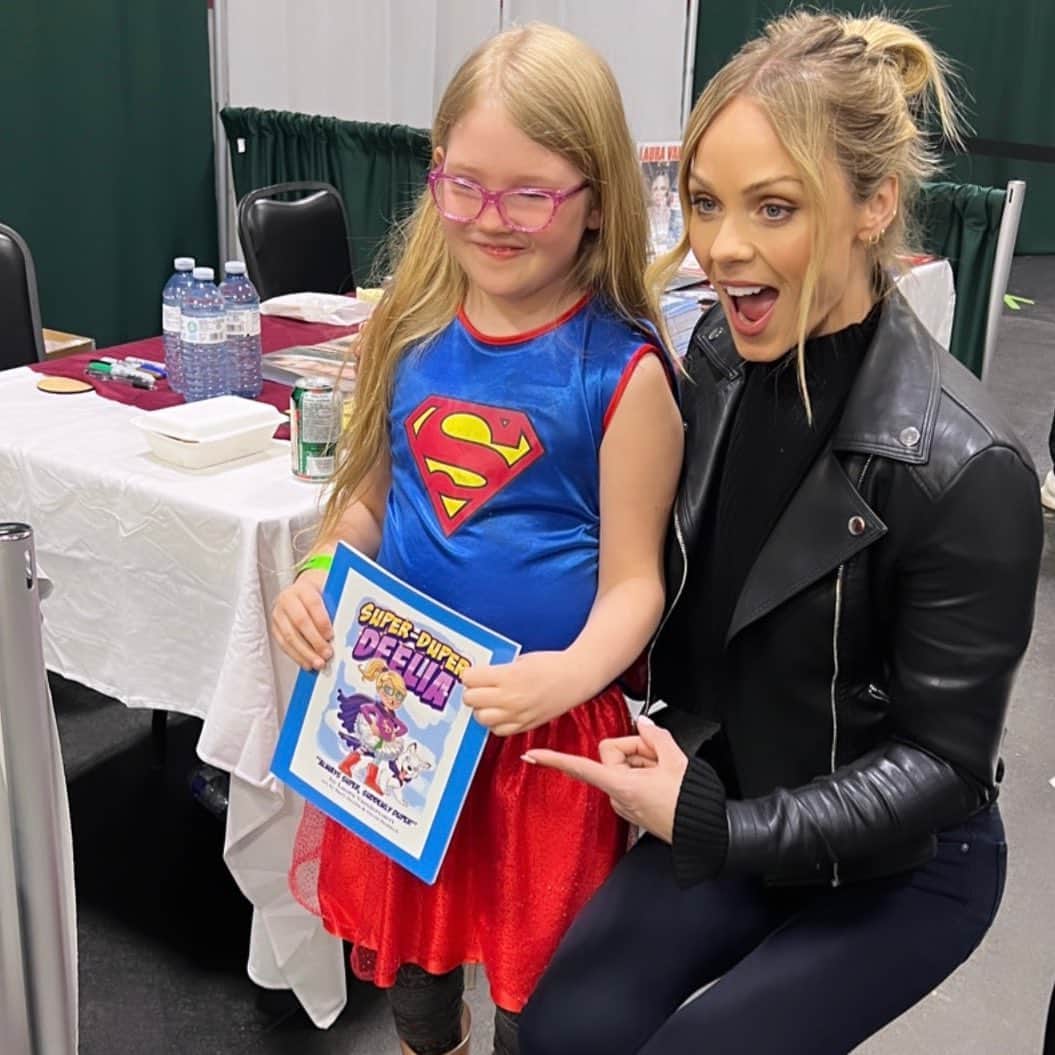 ローラ・ヴァンダーヴォートのインスタグラム：「Meeting this little one was a highlight. Deelia + Supergirl in one. The power of inspiration! The encouragement to be you and only YOU! ❤️」