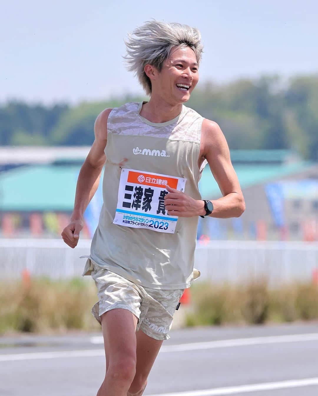 三津家貴也のインスタグラム：「. 右にスワイプすると42.195km走っていきます。 photo by オールスポーツ #かすみがうらマラソン #かすみがうらマラソン2023 #オールスポーツ」