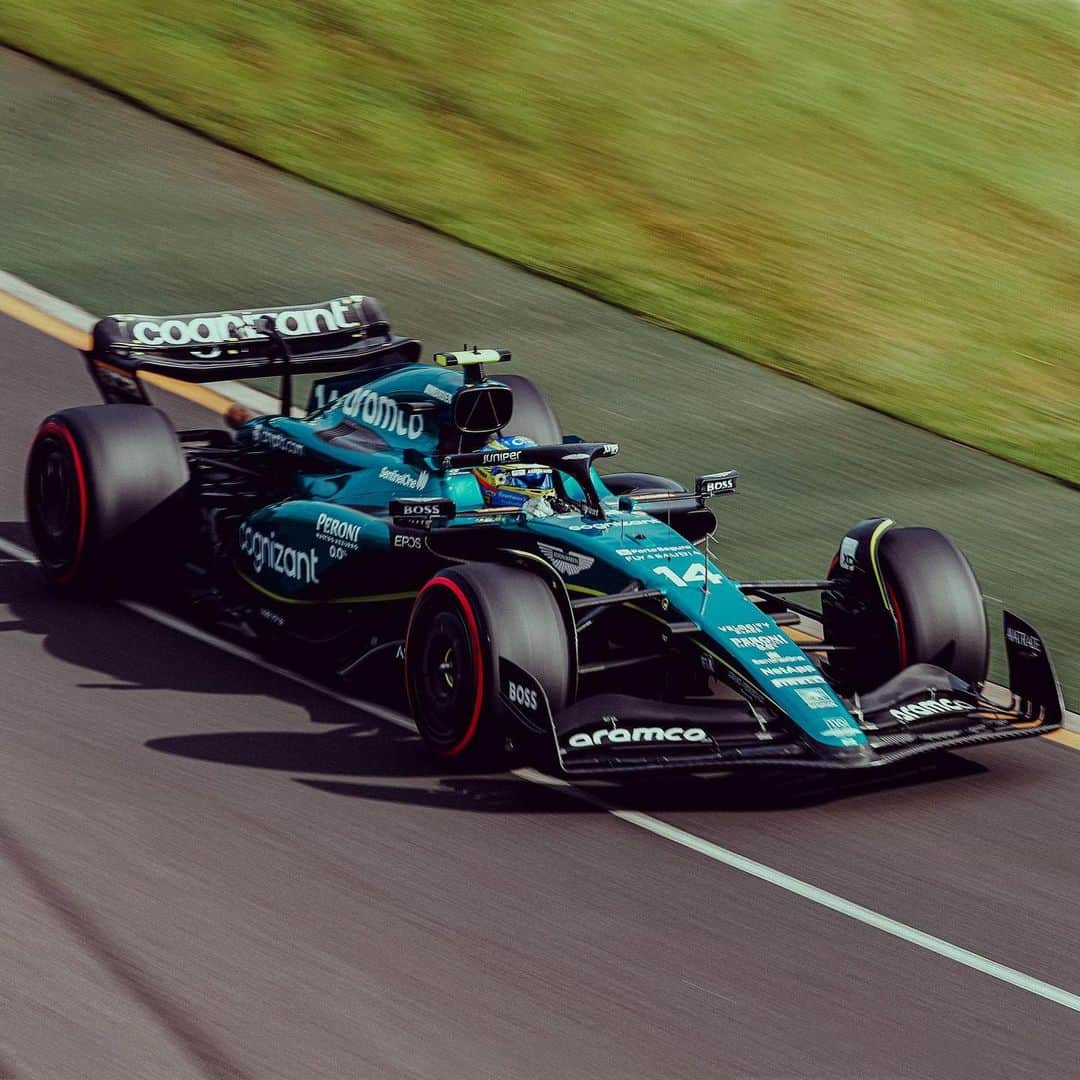 フェルナンド・アロンソのインスタグラム：「Soon ✊️. @astonmartinf1 #f1 #baku」