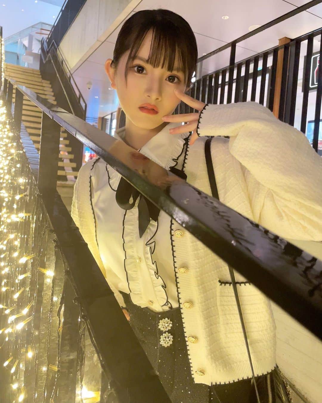 工藤咲姫のインスタグラム：「𝔾𝕠𝕠𝕕 𝕖𝕧𝕖𝕟𝕚𝕟𝕘 🥂‎𓂃◌𓈒𓐍  夜のライトアップって素敵だね🌟🪄   #ヘアメイク  #撮影  #モデルになりたい  #jk  #fjk  #工藤咲姫」