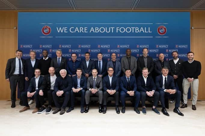 ロビー・キーンさんのインスタグラム写真 - (ロビー・キーンInstagram)「Not a bad line up ⚽️⚽️ important topics discussed for the future of the game @uefa_official」4月25日 21時20分 - robbiekeane