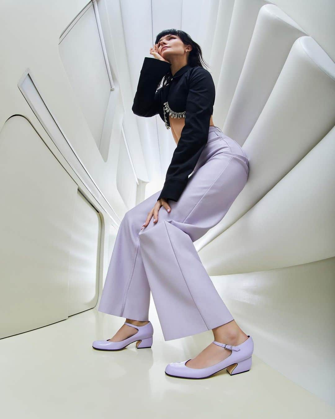 Sergio Rossiさんのインスタグラム写真 - (Sergio RossiInstagram)「The ultramodern #SIROSSI Mary Jane in lilac leather are here.  Get yours now!  #SergioRossi   @soundofprudence」4月25日 21時30分 - sergiorossi