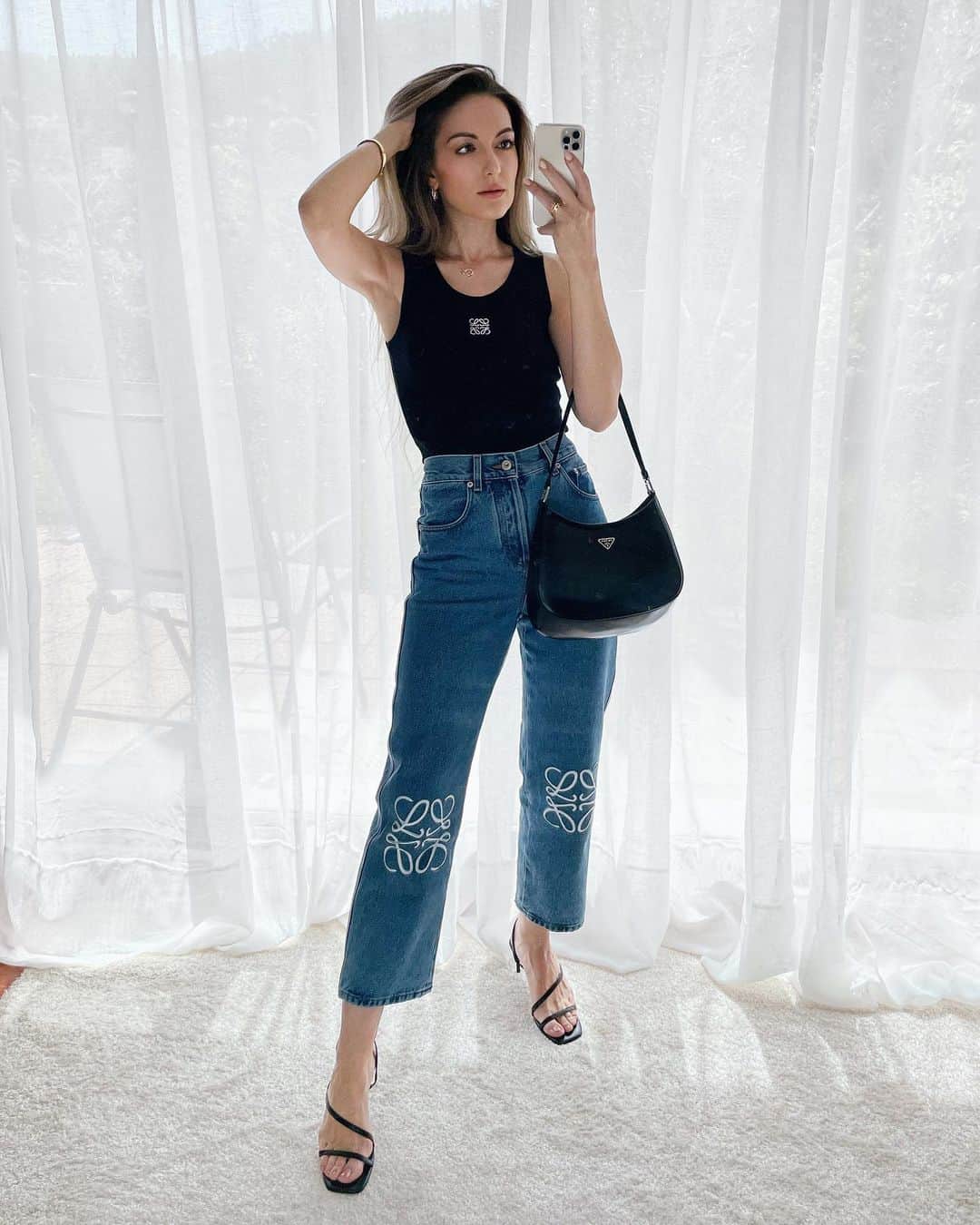 エナル・ビセンテのインスタグラム：「I Loewe you.」