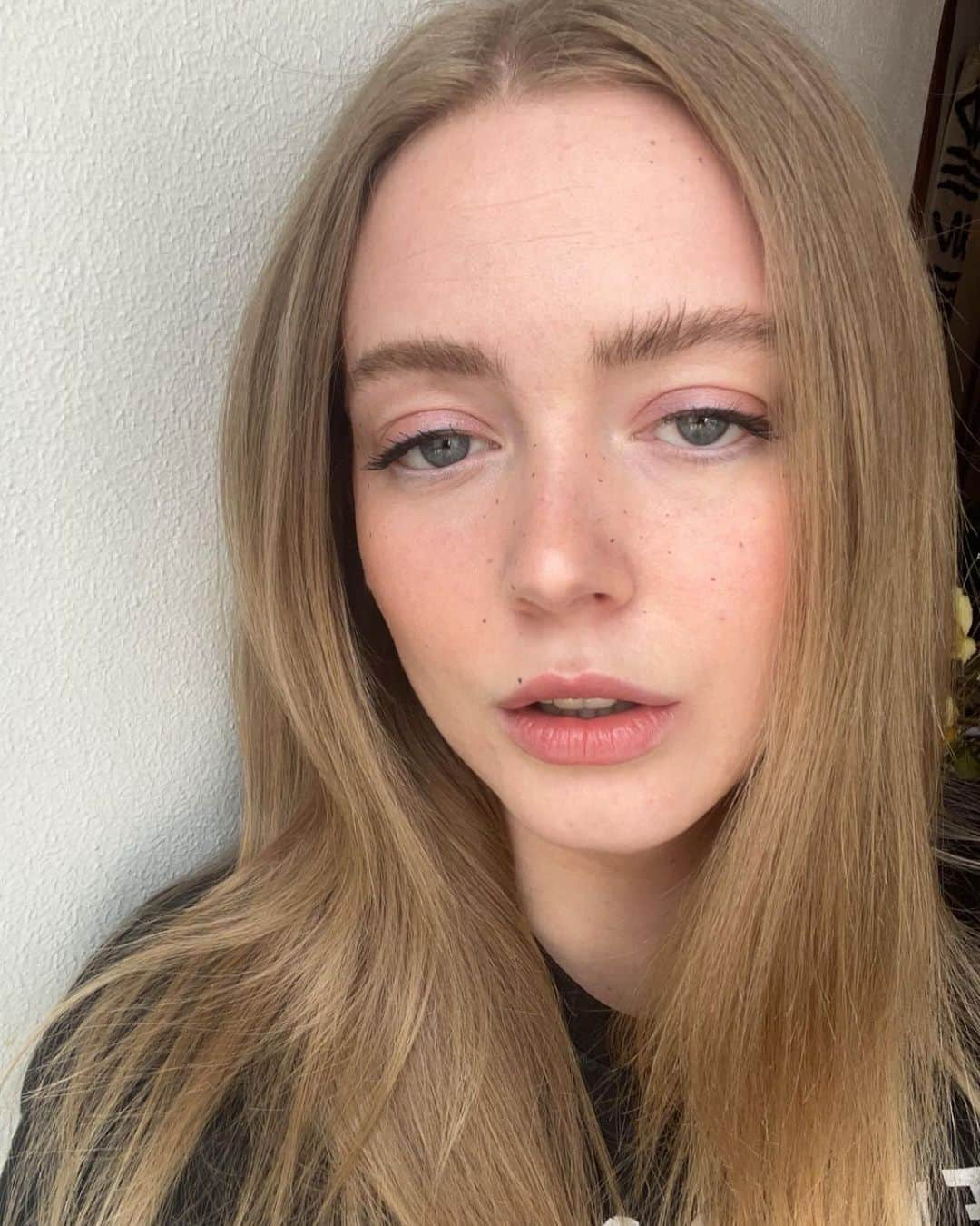 Aidan Leaのインスタグラム：「sisters not twins」