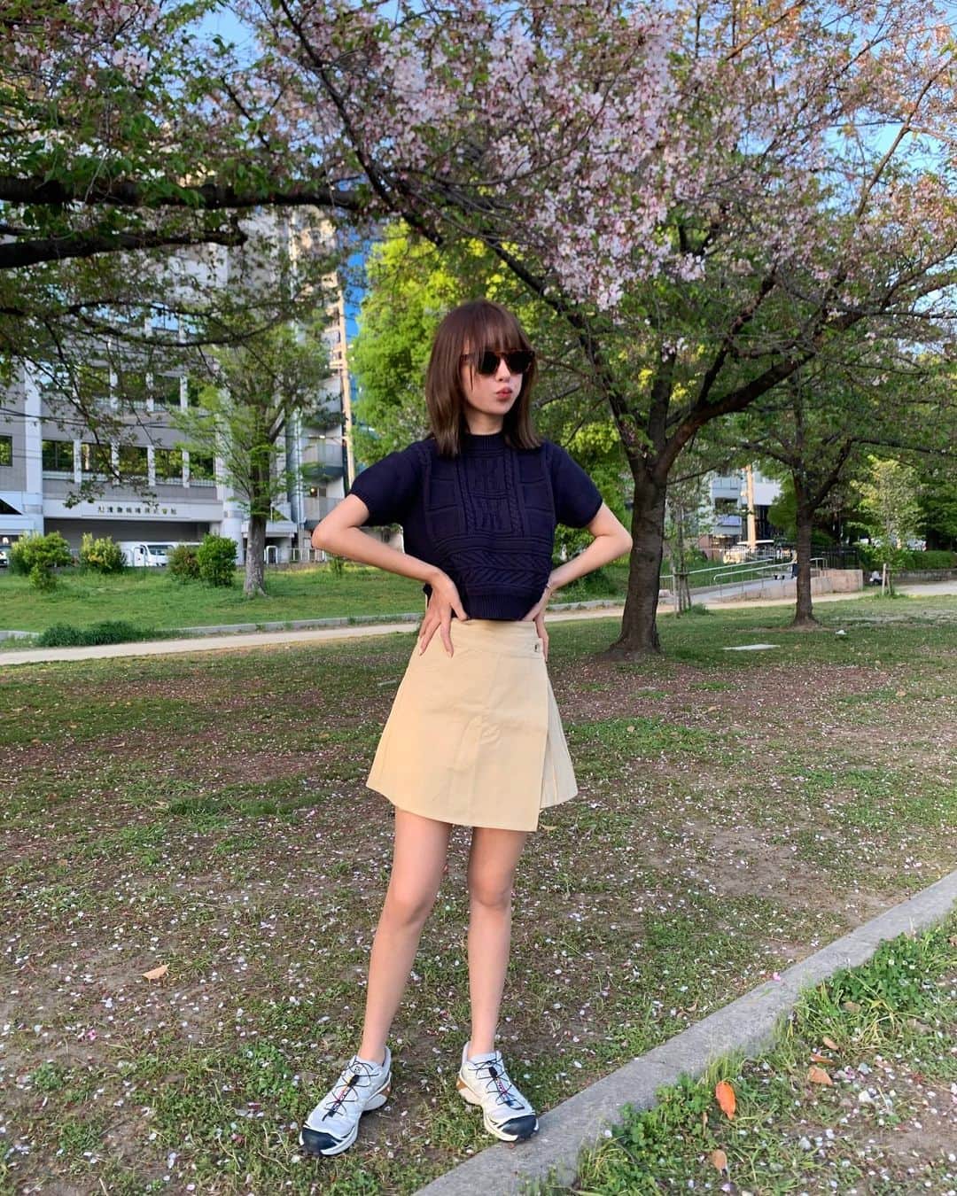 ITSUKIさんのインスタグラム写真 - (ITSUKIInstagram)「. 全身 @uloi.jp ♡ このニットトップスとスカートお気に入り過ぎてリアルバイして既に着過ぎてる👧🏻 スカートの色が絶妙で求めてたやつ。♡」4月25日 21時56分 - itky75