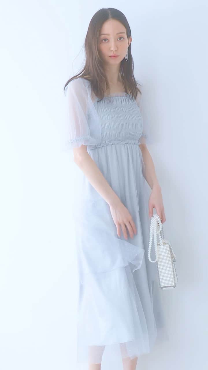 ファーファーのインスタグラム：「【NEWS】   「THE DRESS LAB」 ―ここでしか買えない、プレミアムドレスー  マッシュスタイルラボの人気ブランドが、 「BRIGHT & COLORS」をテーマに、煌びやかなプレミアムドレスをご用意いたしました。  細やかなディテール使いや、贅沢なボリューム感の構築的なフォルムなど、 ここでしか買えない特別な1着が揃う華やかなラインナップ。 「THE DRESS LAB」は、4月25日(火)より、USAGI ONLINEにて先行販売開始。 5月3日(水)より、東京、名古屋、大阪、福岡、札幌の「THE DRESS LAB」POP UP STOREとUSAGI ONLINE STOREにて “LIMITED ITEMS EVENT”を開催いたします。  ■BRAND SNIDEL @snidel_official  FRAY I.D @fray_id  LILY BROWN @lily_brown_official  Mila Owen @milaowen_official  FURFUR @furfur_official  styling/ @stylings_official  CELFORD @celford_official  MIESROHE @miesrohe_   ■LIMITED ITEMS EVENT 4.25 tue – 6.4 sun USAGI ONLINE  5.3 wed - 5.9 tue 銀座三越 本館 3F GINZAステージ 電話 03-3562-1111 大代表  5.10 wed - 5.16 tue 大阪タカシマヤ 1F グッドショックプレイス 電話 06-6631-1101 大代表  5.10 wed - 5.16 tue 大丸札幌店 1階エスカレーター横特設会場 電話 011-828-1111 大代表  5.17 wed - 5.23 tue 岩田屋本店 1F KIRAMEKI BOARD（イベントスペース） 電話 080-7258-7124（お客様直通電話）  5.24 wed - 5.30 tue ジェイアール名古屋タカシマヤ 5F ローズパティオ 電話 052-566-1101 大代表  5.25 thu – 6.4 sun ルミネ新宿 ルミネ2 2F ミラ オーウェン前イベントスペース 電話 080-4890-5772（お客様直通電話）  ■SPECIAL ITEMS 煌びやかなプレミアムドレスにふさわしい、 「バッグ」「シューズ」をご用意いたします。 ※数量限定の為、なくなり次第終了とさせていただきます。  ■NOVELTY 各イベント期間中に、会場内のドレスをお買い上げ頂いたお客様には、 オケージョンシーンに華やかさを引き立てる イベント限定「ヘアピンセット」をプレゼントいたします。 ※数量限定の為、なくなり次第終了とさせていただきます。  @usagionline  @furfur_official @furfur_official_staff  #FURFUR #ファーファー」