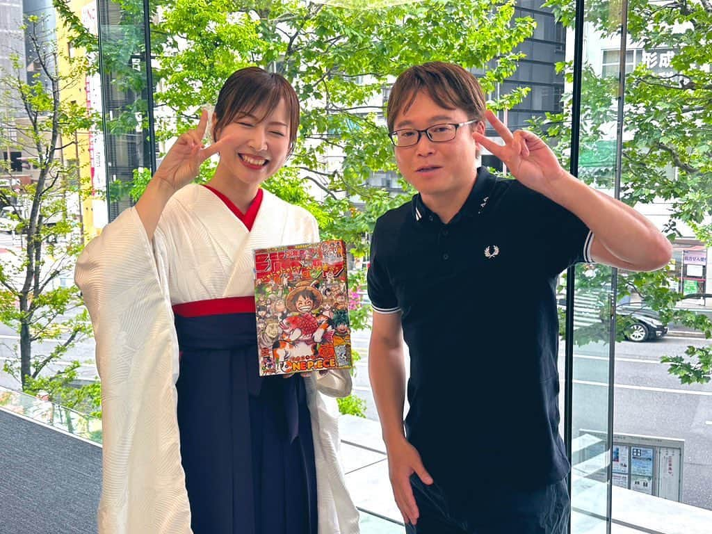 青柳美扇のインスタグラム：「週刊少年ジャンプの大西編集長と対談しました🤗！  漫画大好きオタクは歓喜でこの表情☺️ すごくいいお話が聞けて感動です。 ご縁に感謝🤗🙏 6月の四国中央市広報で記事になります。 是非見てね！☺️  #四国中央市 #書道パフォーマンス甲子園 @shodoperformance.jp  #ジャンプ #週刊少年ジャンプ #漫画 #青柳美扇 #アンバサダー」