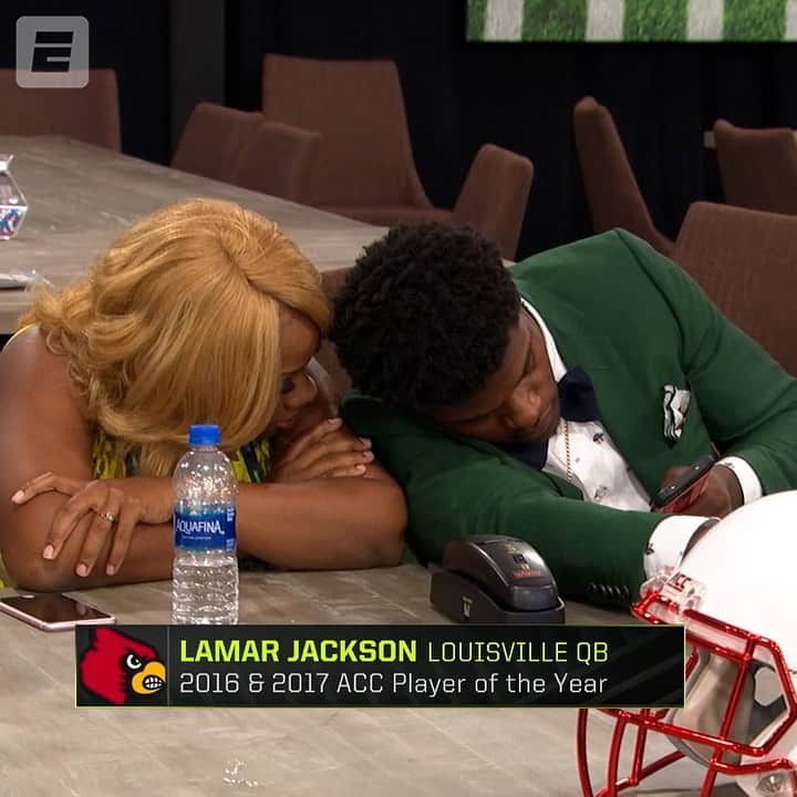 espnのインスタグラム：「In the ’18 NFL draft, Lamar Jackson was the last QB left in the green room. Two seasons later, he was named MVP 🏆  Every pick counts in this Thursday’s draft 🏈」