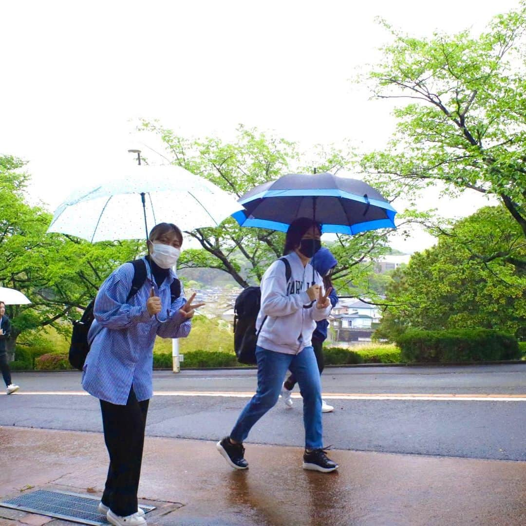 福岡女子短期大学さんのインスタグラム写真 - (福岡女子短期大学Instagram)「1/365Days 今日も1日お疲れ様でした😊 たくさん写真撮りました✨  #福岡女子短期大学 #福女短スナップ #ポートレート #短大生　#短大生の日常」4月25日 22時09分 - fukuoka_wjc