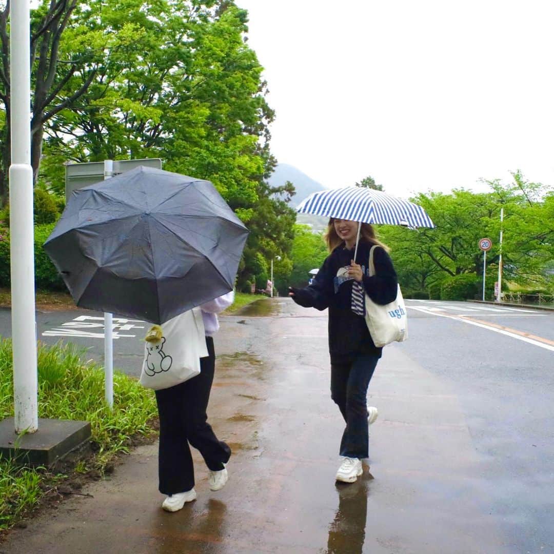 福岡女子短期大学さんのインスタグラム写真 - (福岡女子短期大学Instagram)「1/365Days 今日も1日お疲れ様でした😊 たくさん写真撮りました✨  #福岡女子短期大学 #福女短スナップ #ポートレート #短大生　#短大生の日常」4月25日 22時09分 - fukuoka_wjc