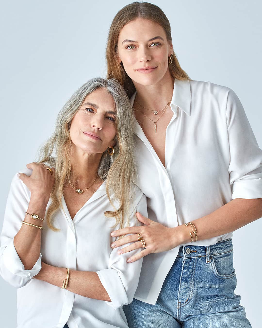 ウノデシンクエンタのインスタグラム：「Y tú, ¿compartes tus joyas con mamá?  And you, do you share your jewelry with your mom?  #UNOde50 #Jewelry #MadeinSpain #MothersDay」