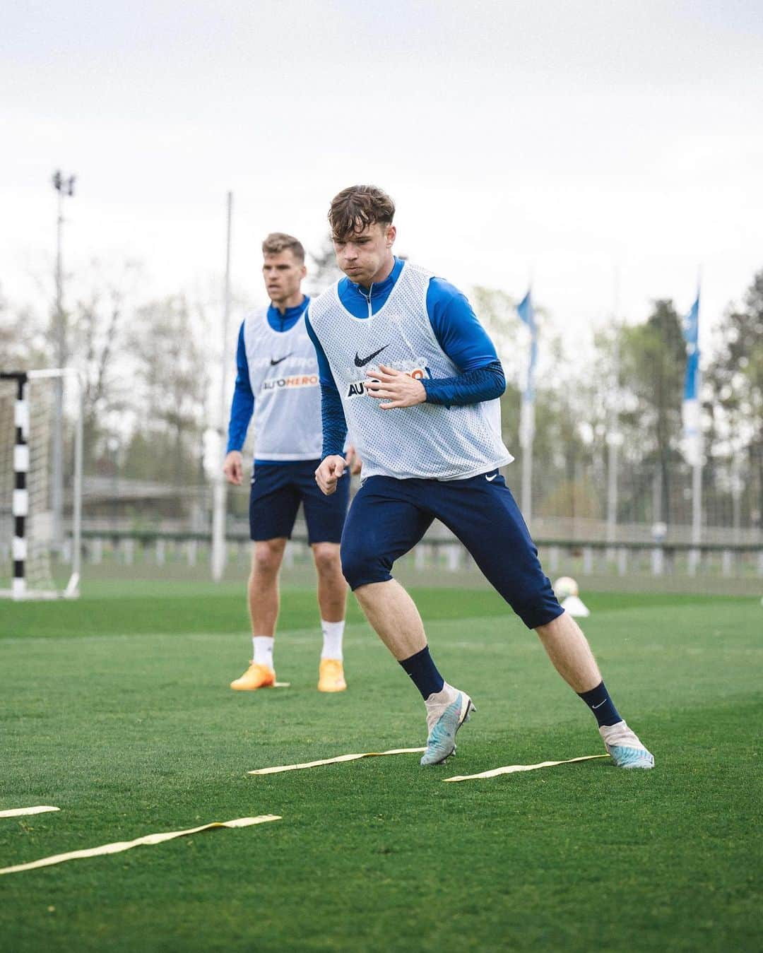 ヘルタ・ベルリンさんのインスタグラム写真 - (ヘルタ・ベルリンInstagram)「➡️ Swipen für unseren Trainingsauftakt. 🙌 Vor #FCBBSC liegt der Fokus auf den Grundlagen: Konzentration & Mentalität.  . . #HaHoHe #HerthaBSC」4月25日 22時23分 - herthabsc