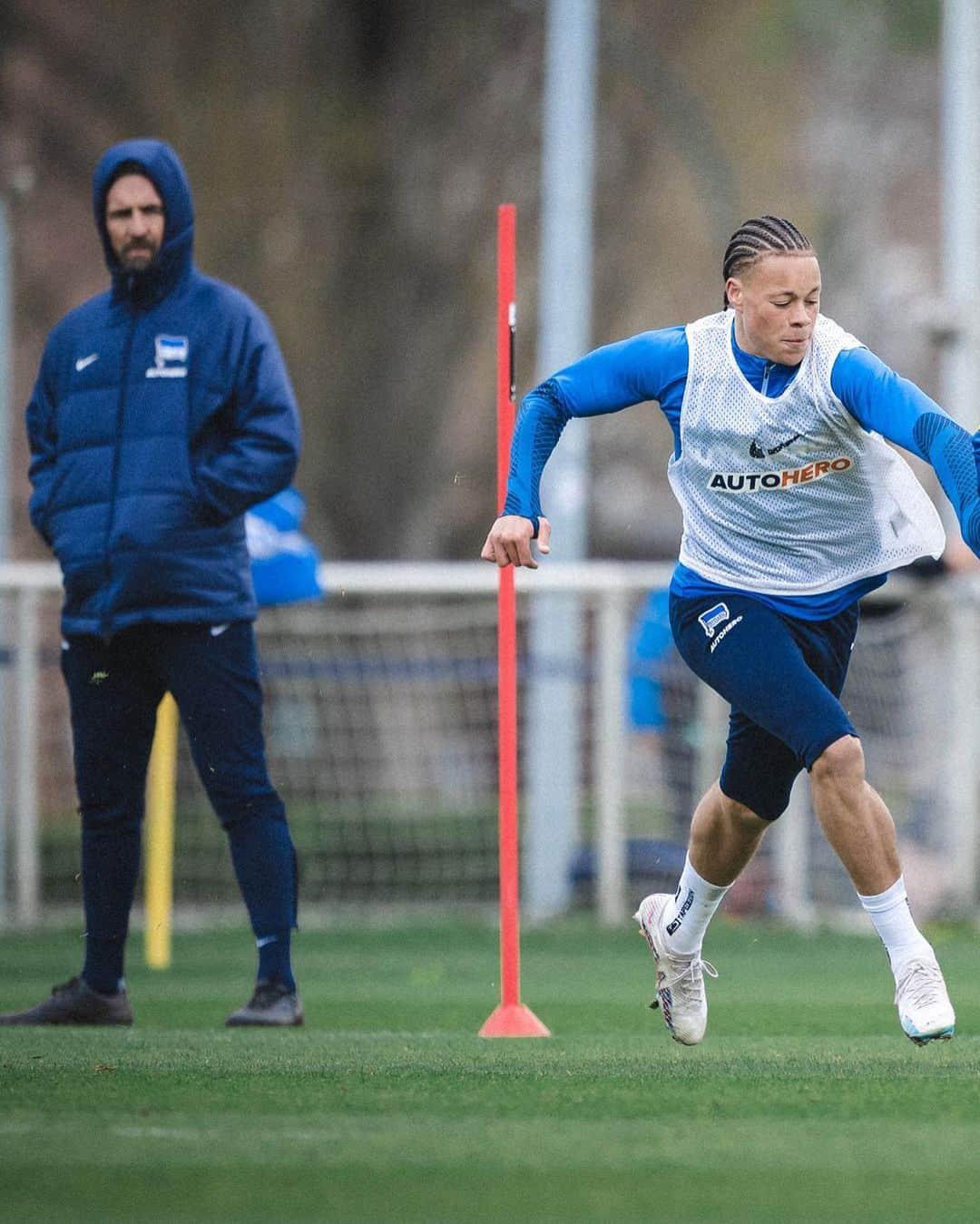 ヘルタ・ベルリンさんのインスタグラム写真 - (ヘルタ・ベルリンInstagram)「➡️ Swipen für unseren Trainingsauftakt. 🙌 Vor #FCBBSC liegt der Fokus auf den Grundlagen: Konzentration & Mentalität.  . . #HaHoHe #HerthaBSC」4月25日 22時23分 - herthabsc